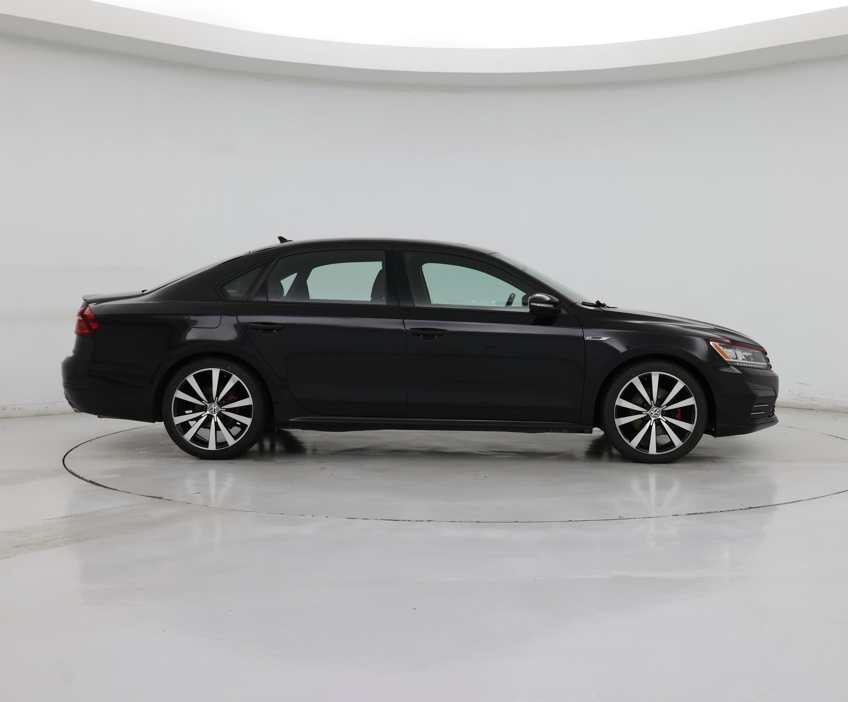 Thumbnail: 2018 Volkswagen Passat - 7