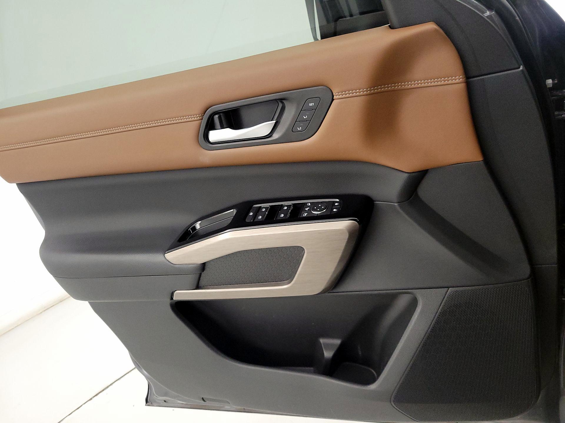 Thumbnail: 2023 Nissan Pathfinder - 12