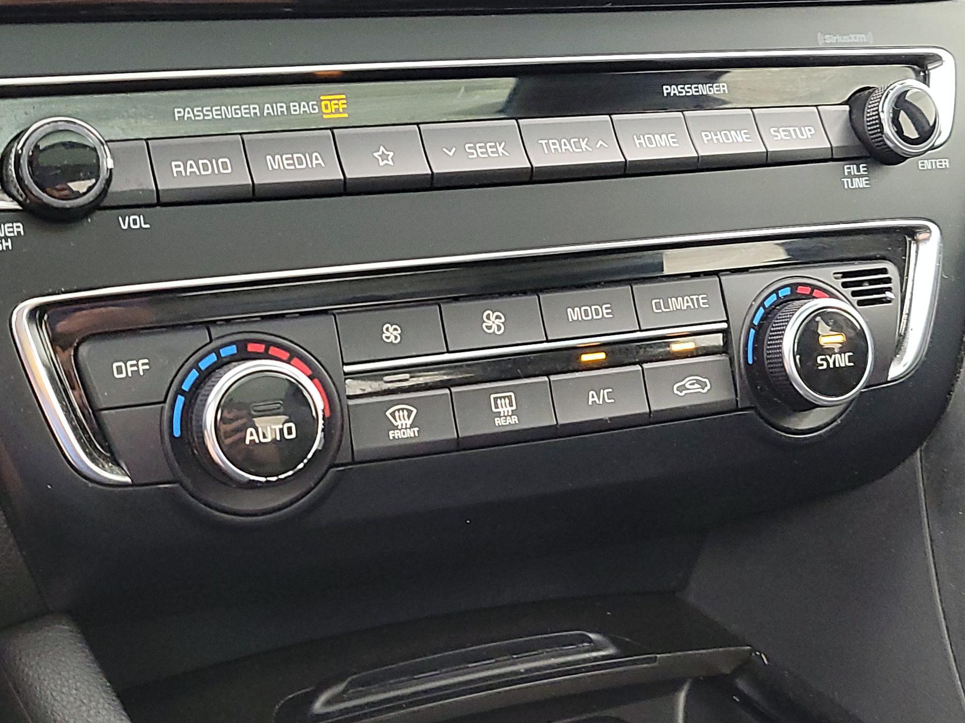 Thumbnail: 2019 Kia Optima - 16