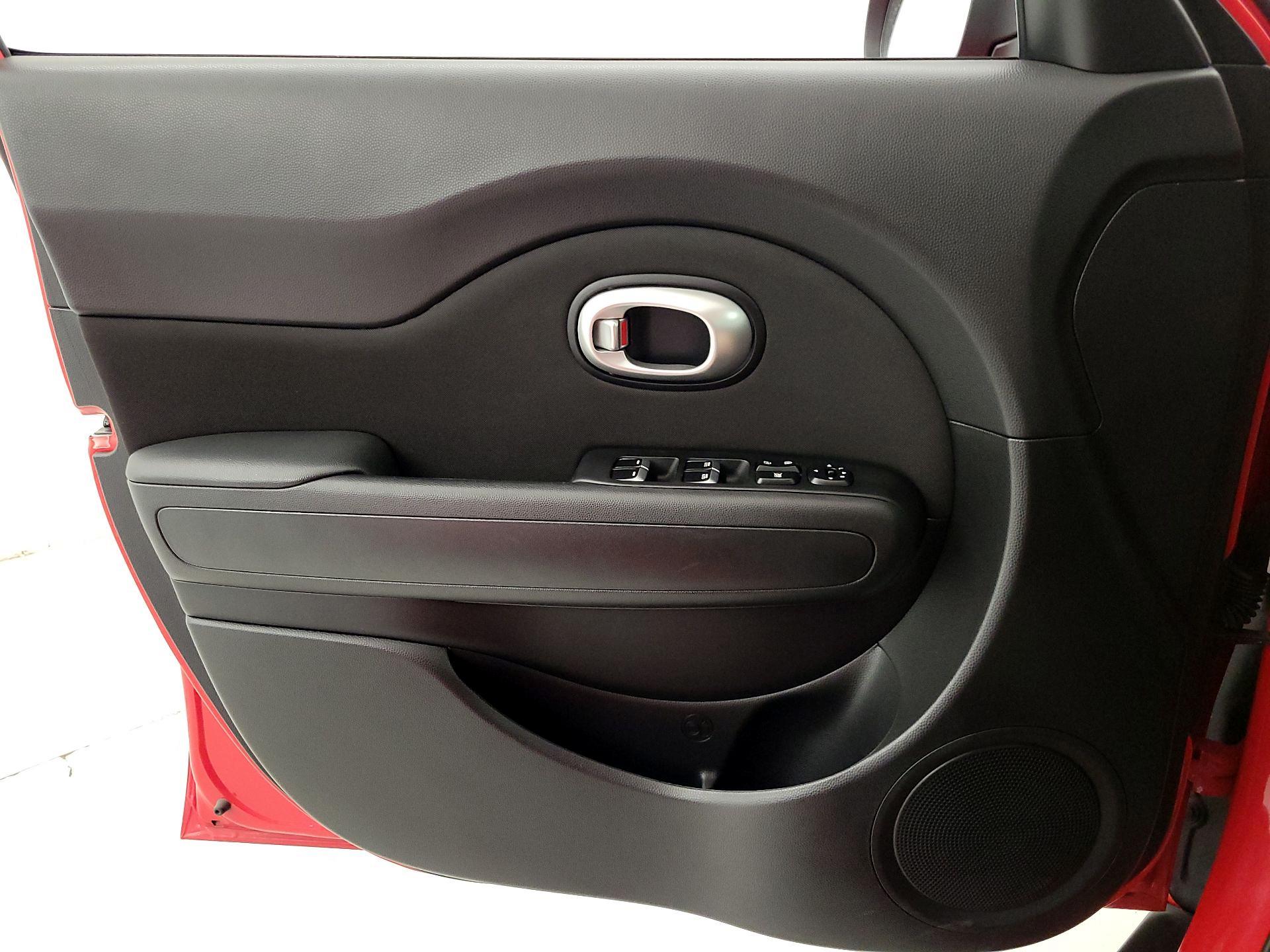 Thumbnail: 2018 Kia Soul - 12