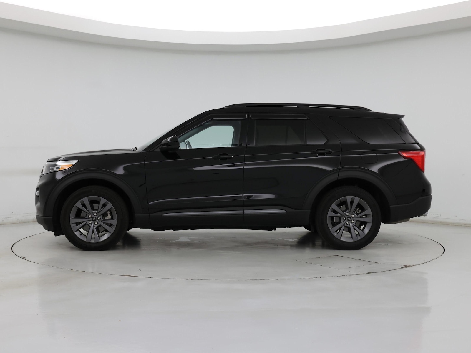 Image of 2023 Ford Explorer XLT