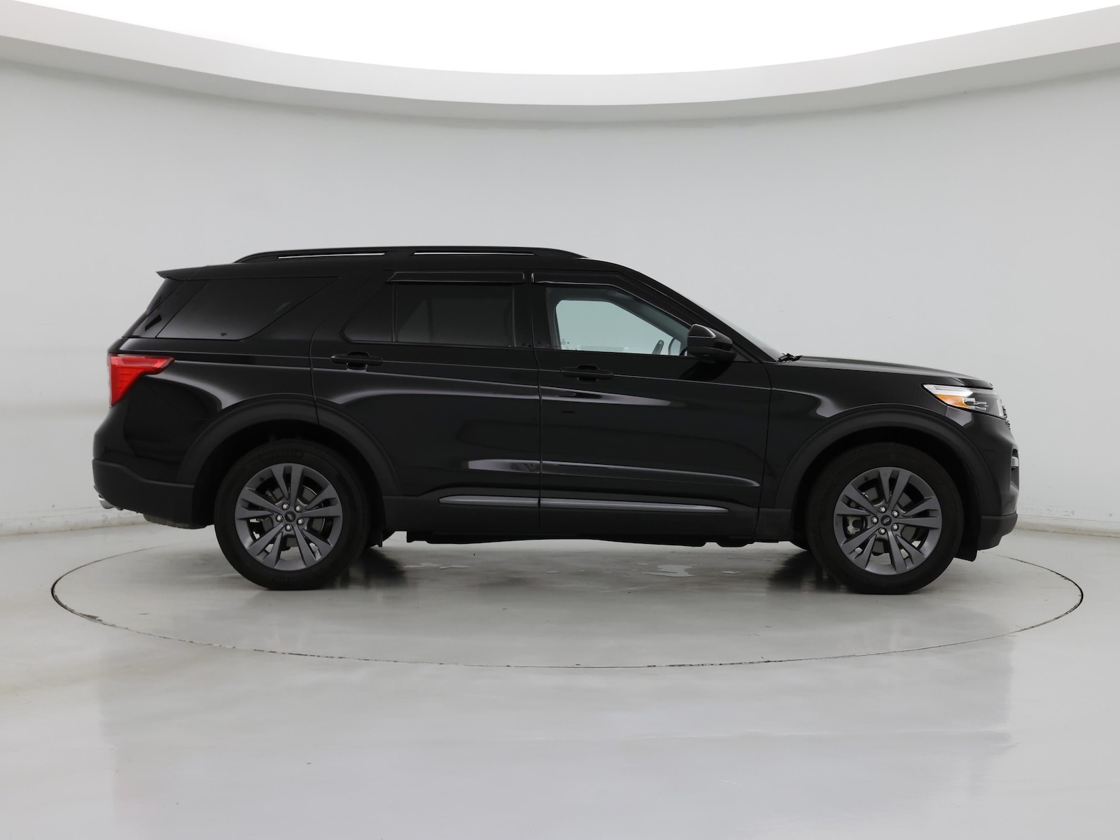Image of 2023 Ford Explorer XLT