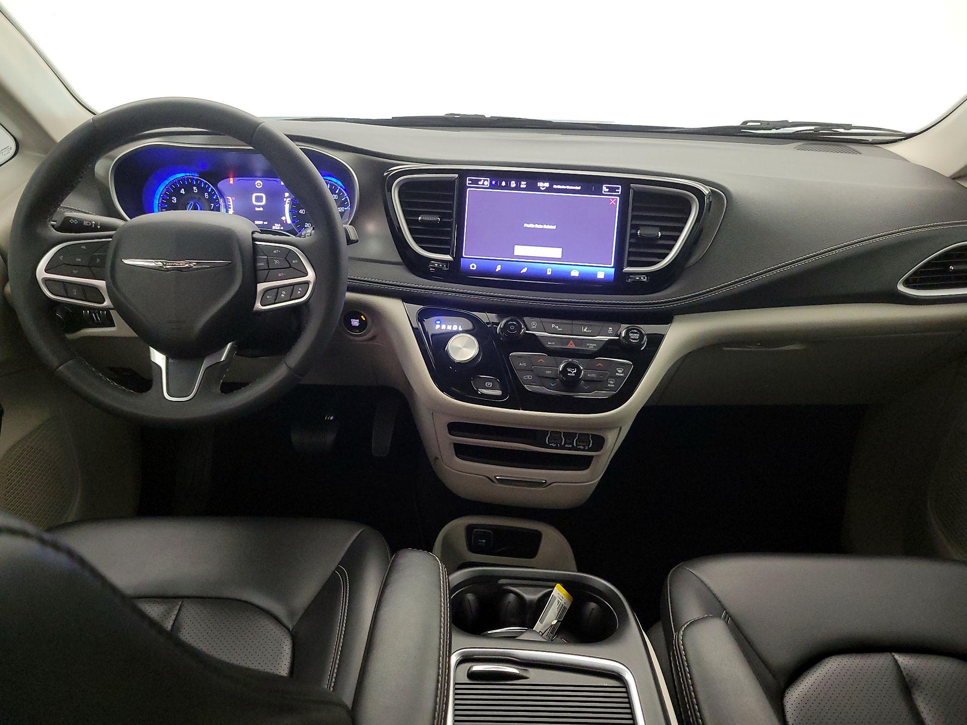 Thumbnail: 2023 Chrysler Pacifica - 9