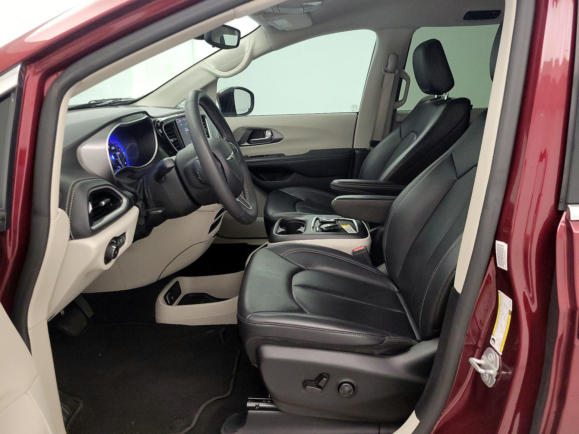 Thumbnail: 2023 Chrysler Pacifica - 11