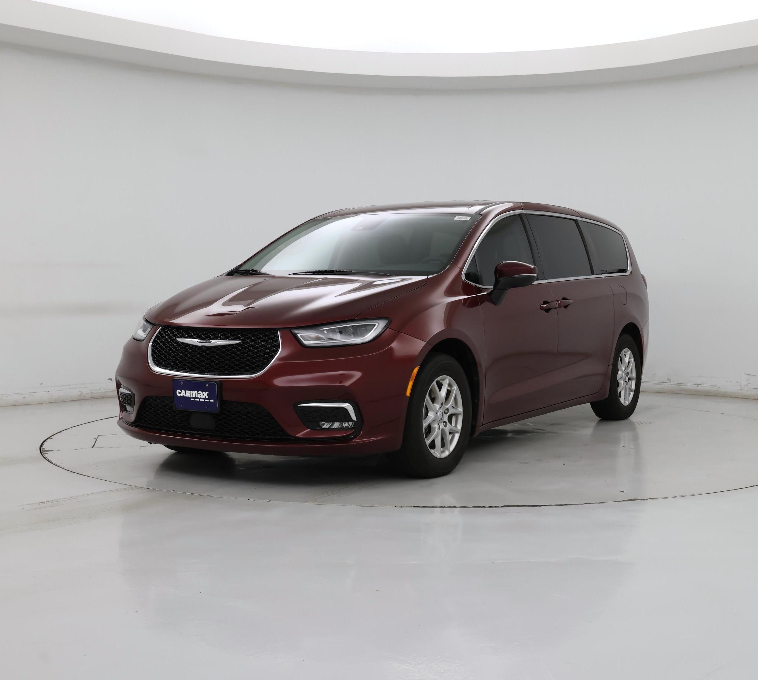 Thumbnail: 2023 Chrysler Pacifica - 4