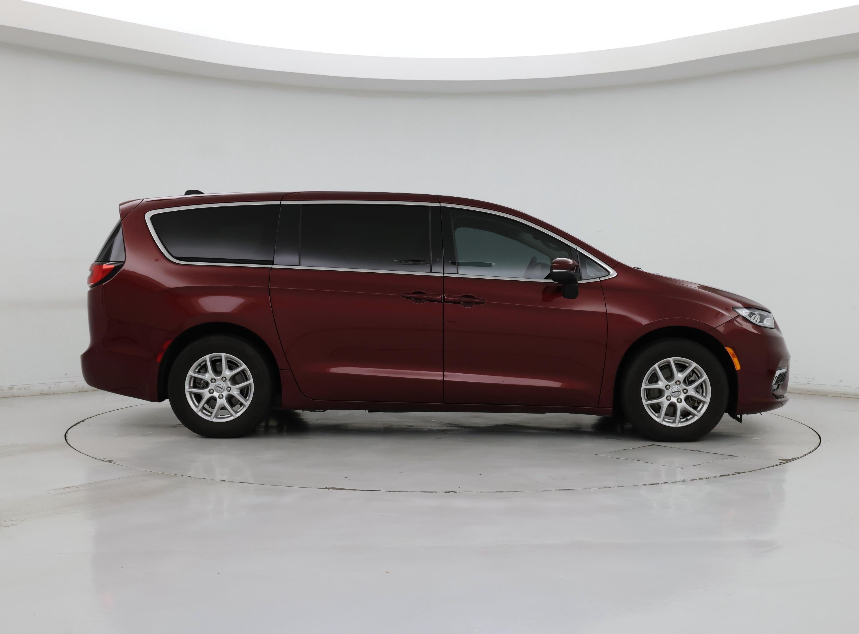 Thumbnail: 2023 Chrysler Pacifica - 7