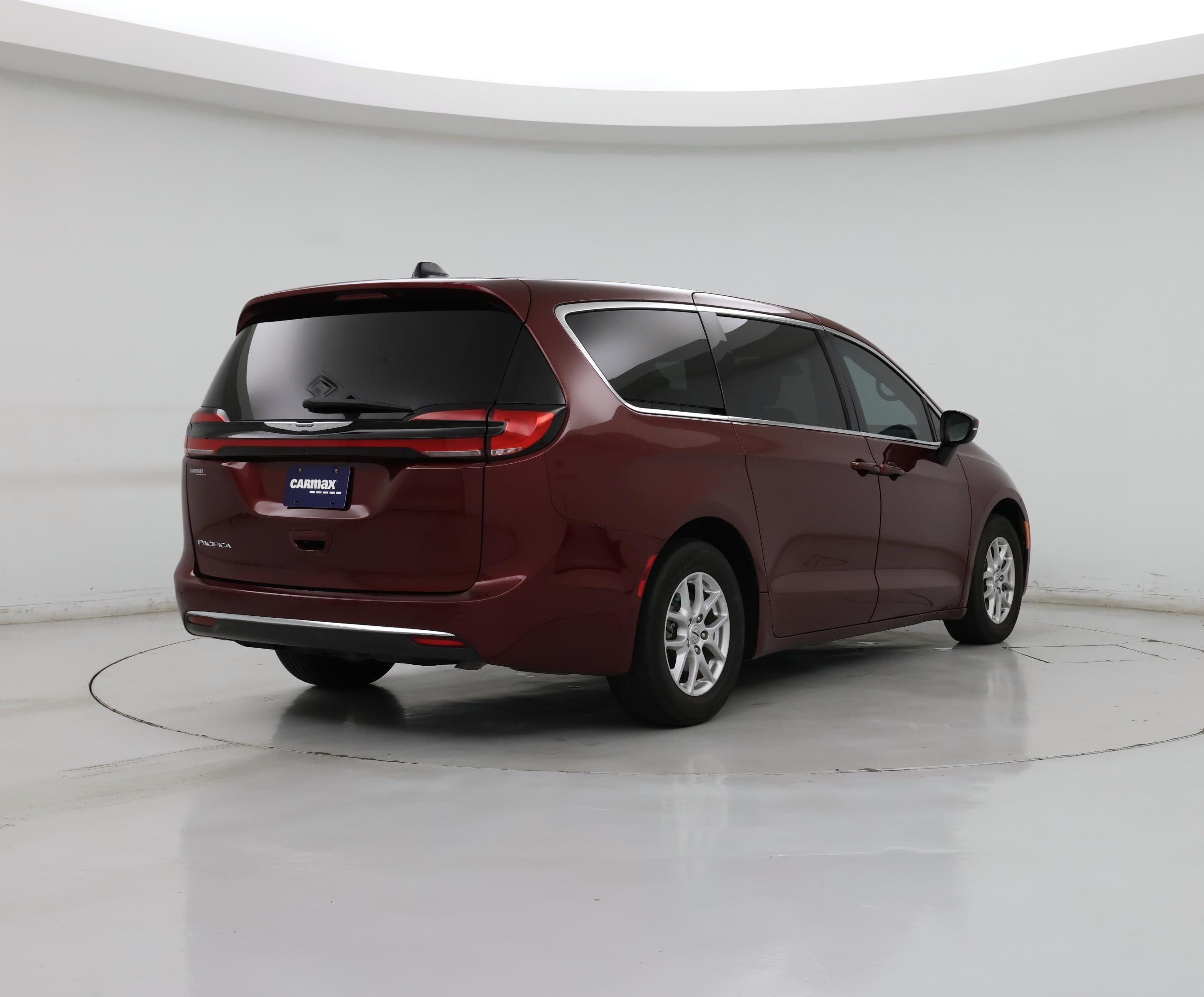 Thumbnail: 2023 Chrysler Pacifica - 8