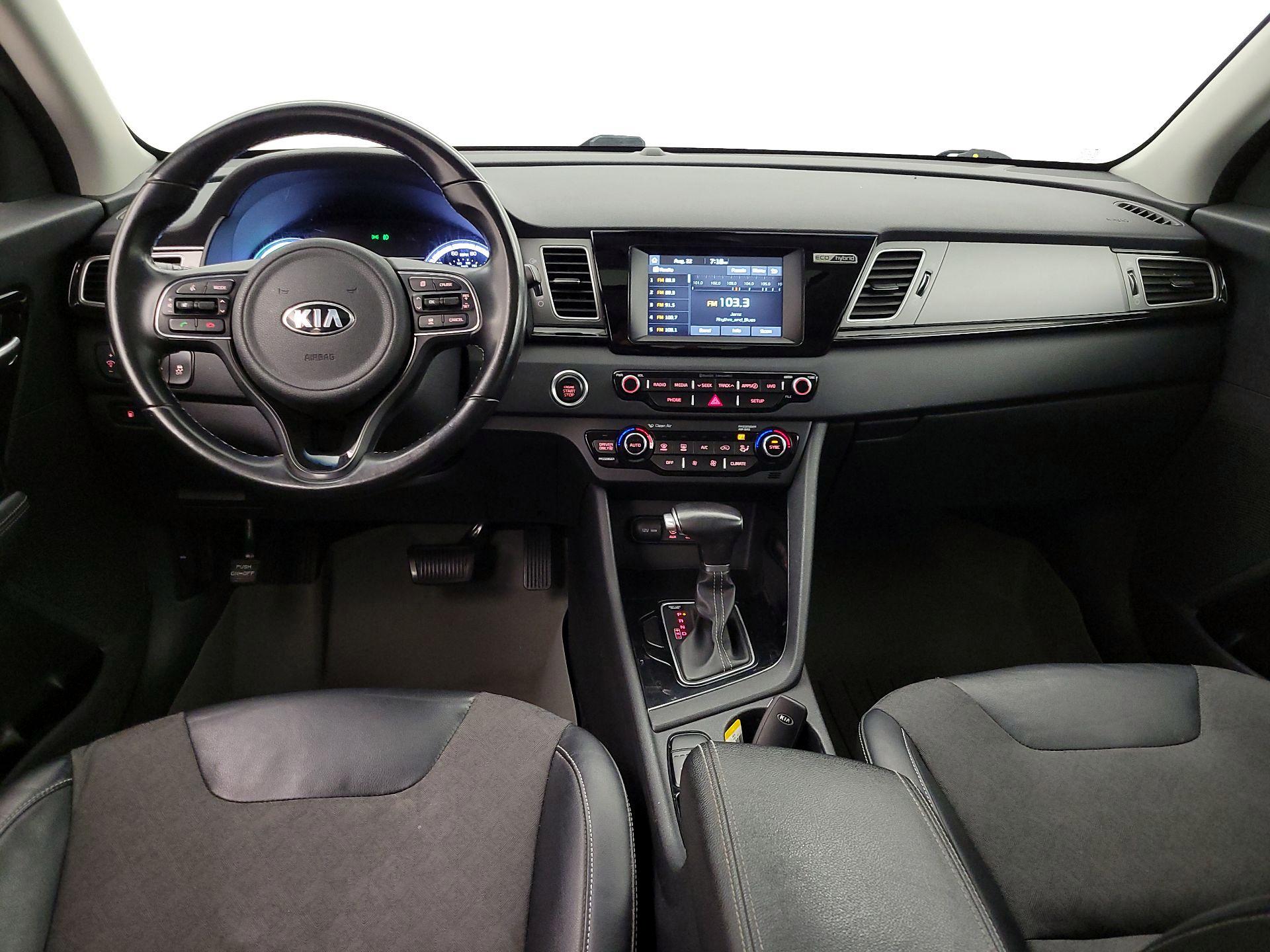 Thumbnail: 2017 Kia Niro - 9