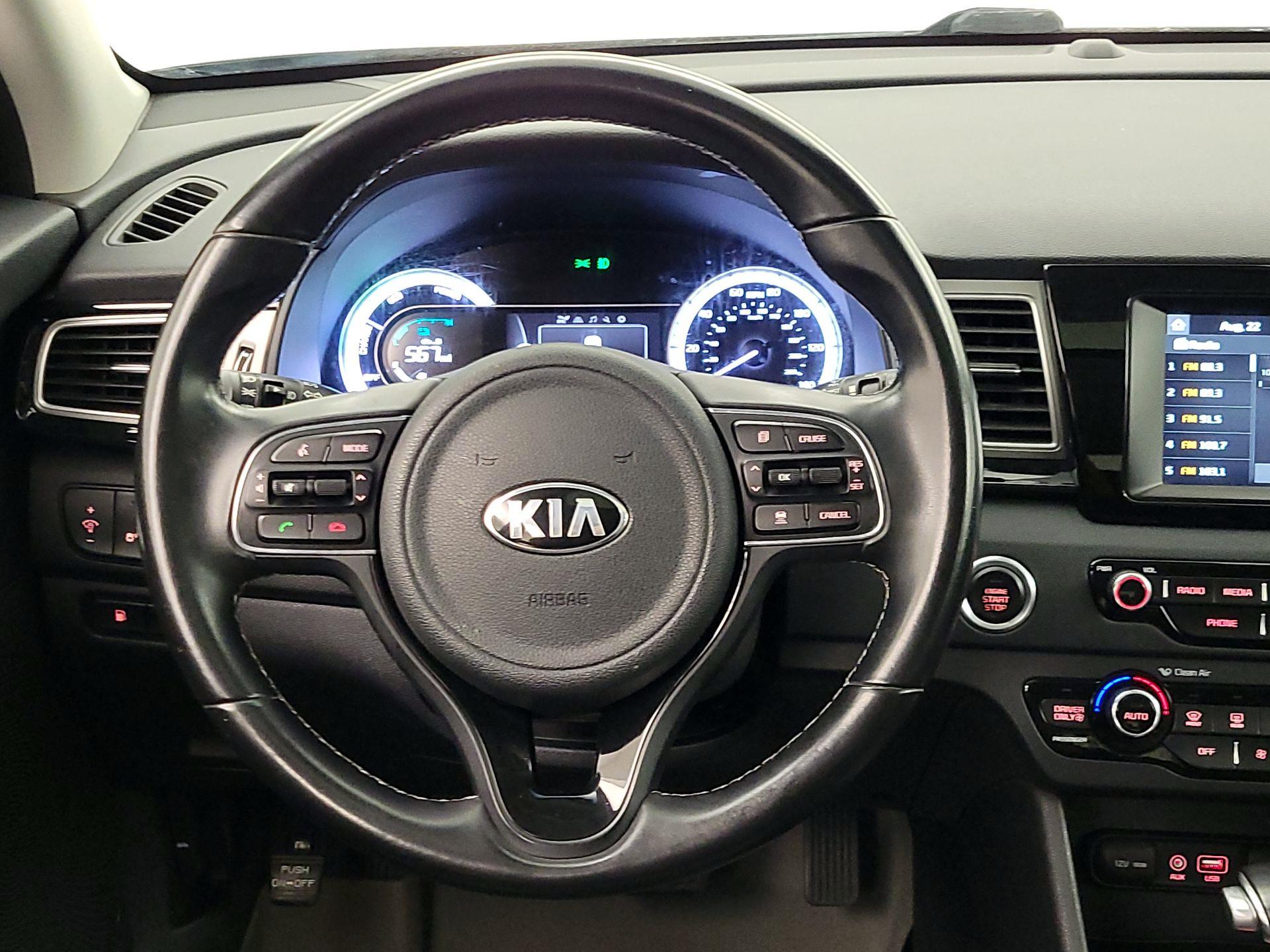 Thumbnail: 2017 Kia Niro - 10