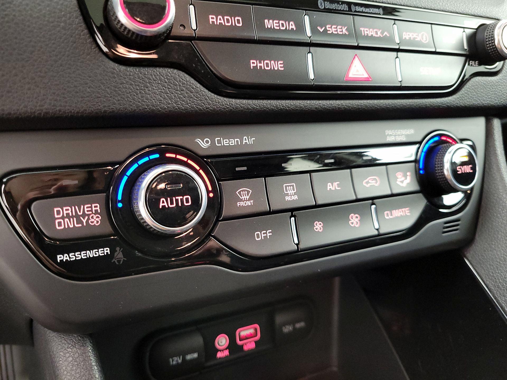 Thumbnail: 2017 Kia Niro - 16