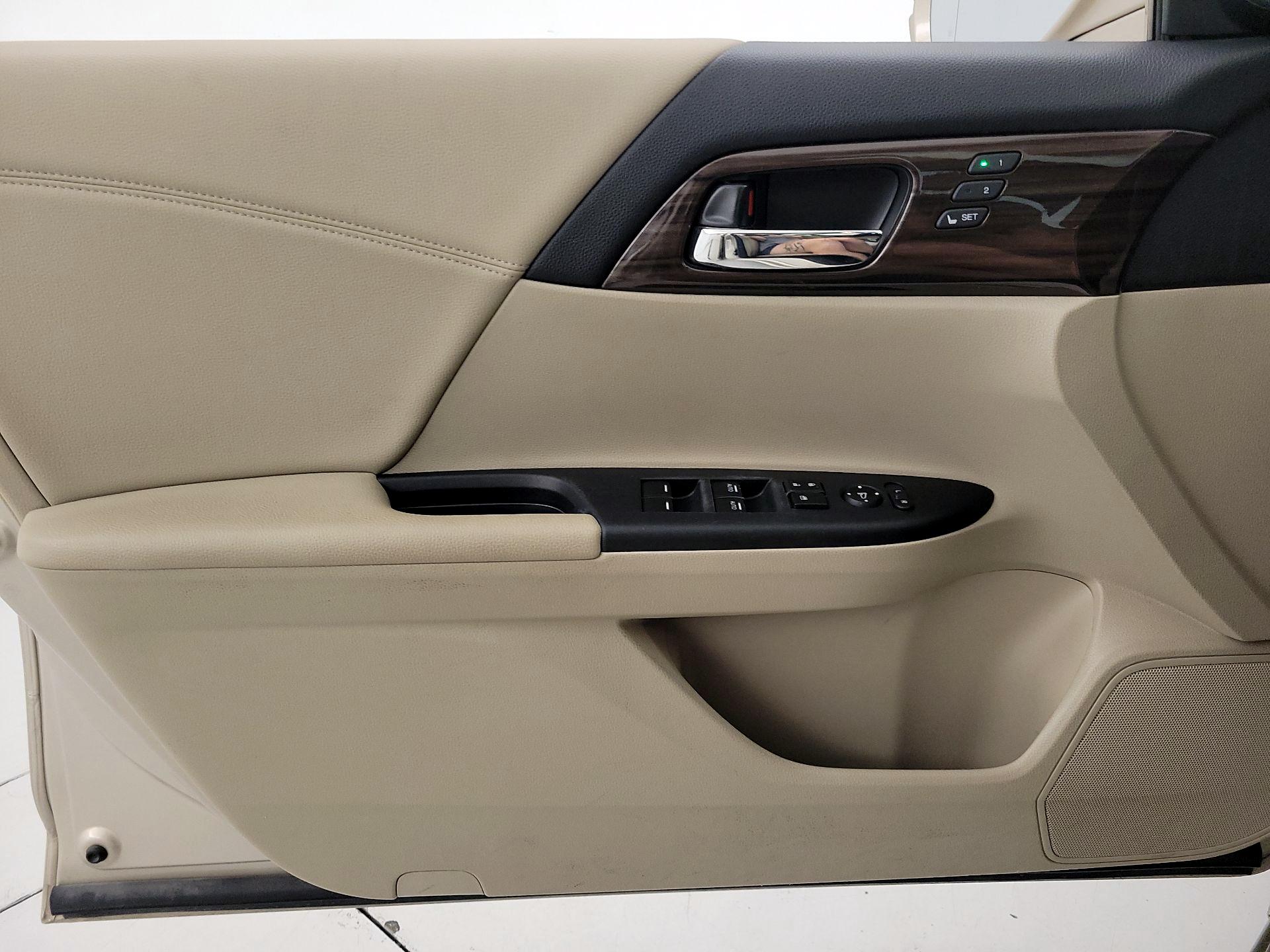Thumbnail: 2016 Honda Accord - 12