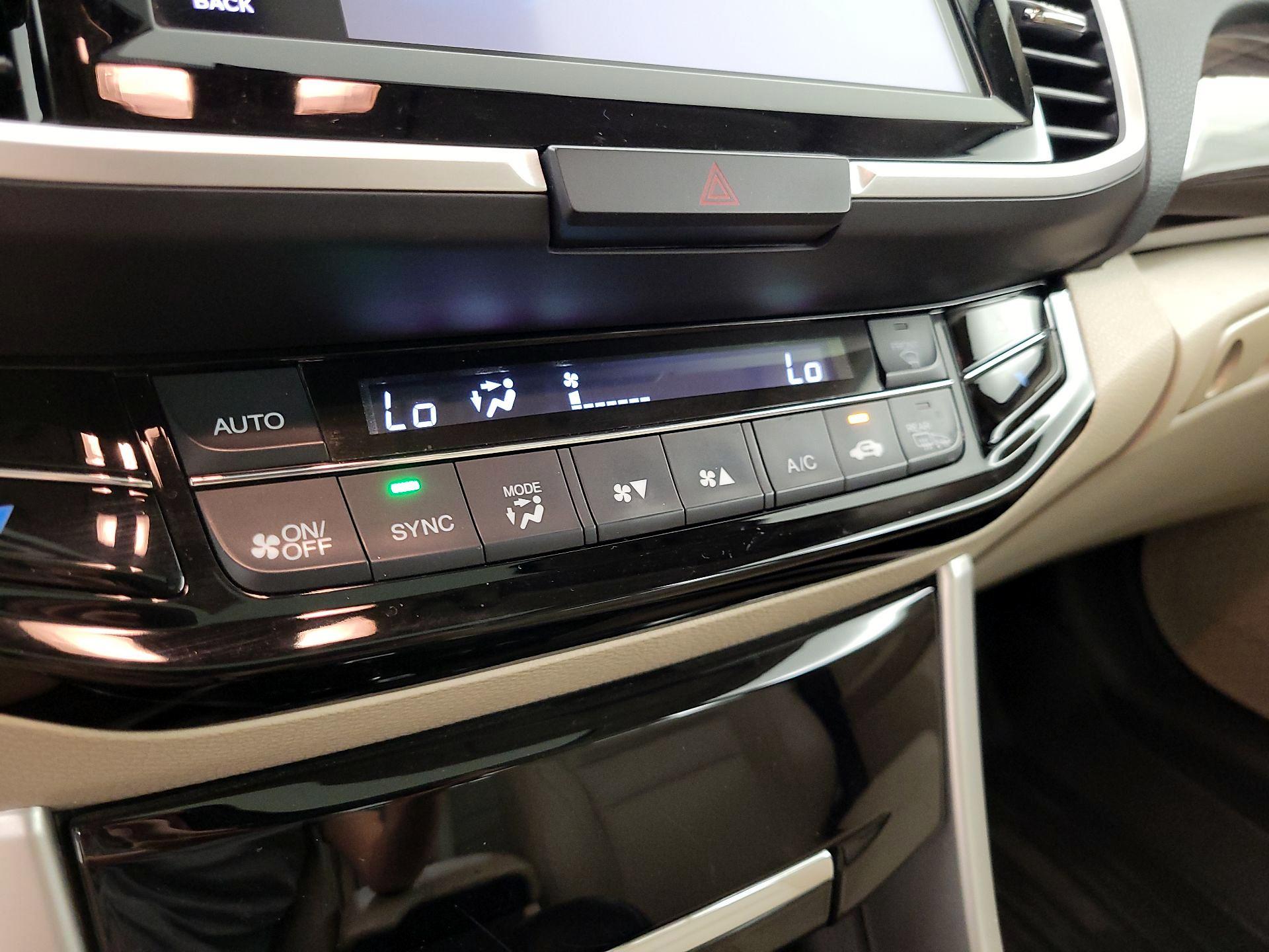 Thumbnail: 2016 Honda Accord - 16