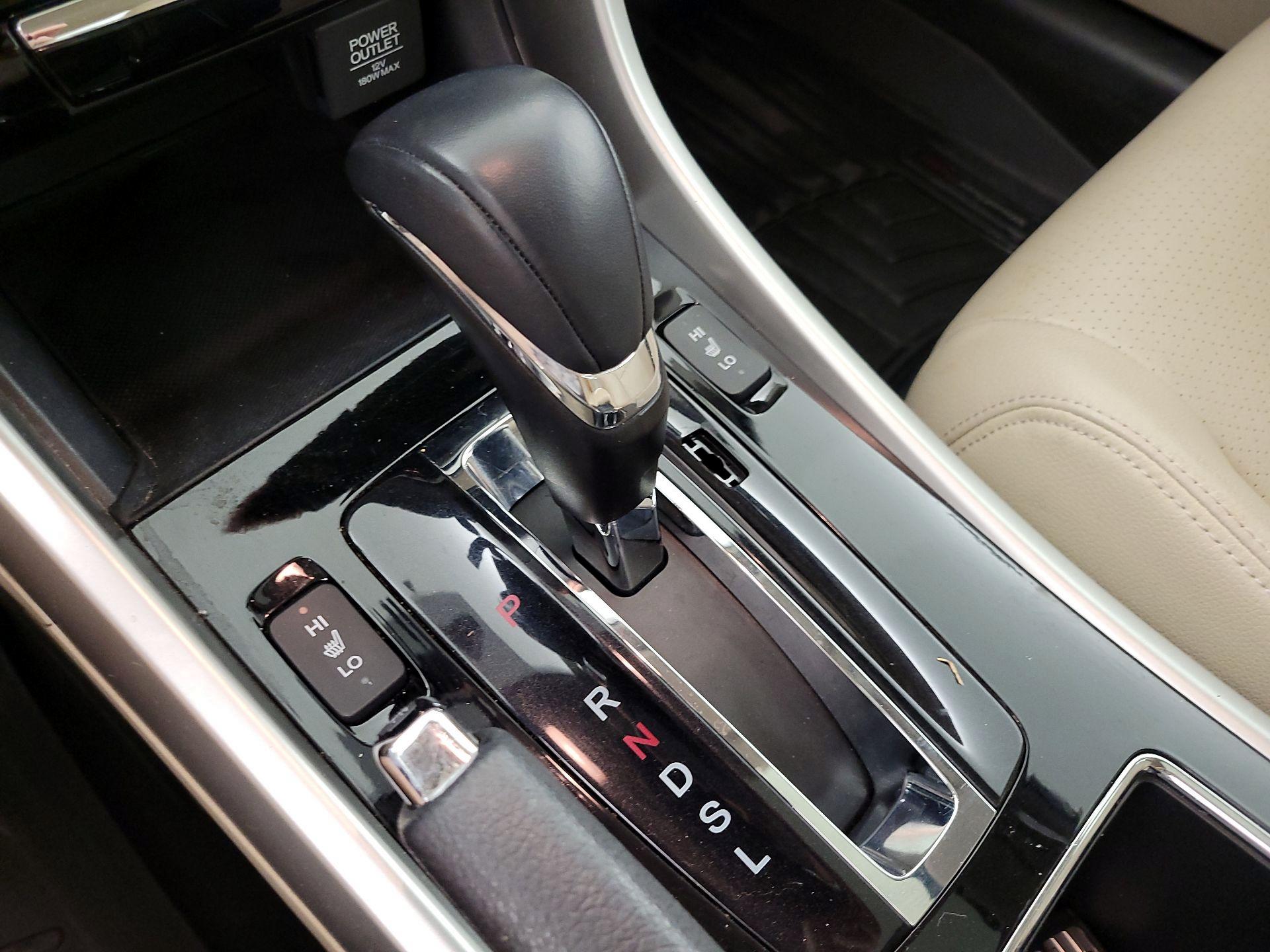 Thumbnail: 2016 Honda Accord - 17