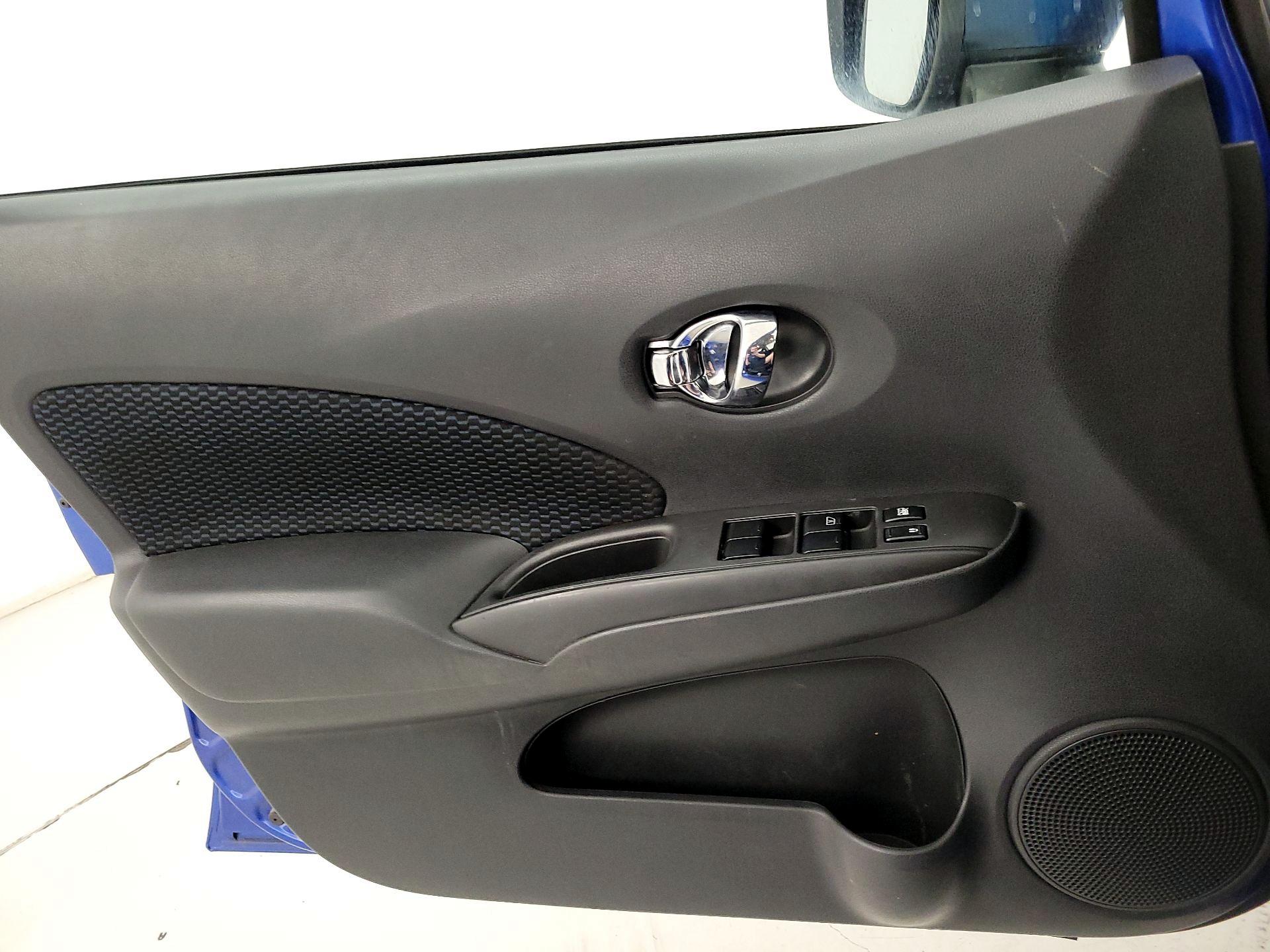 Thumbnail: 2015 Nissan Versa Note - 12