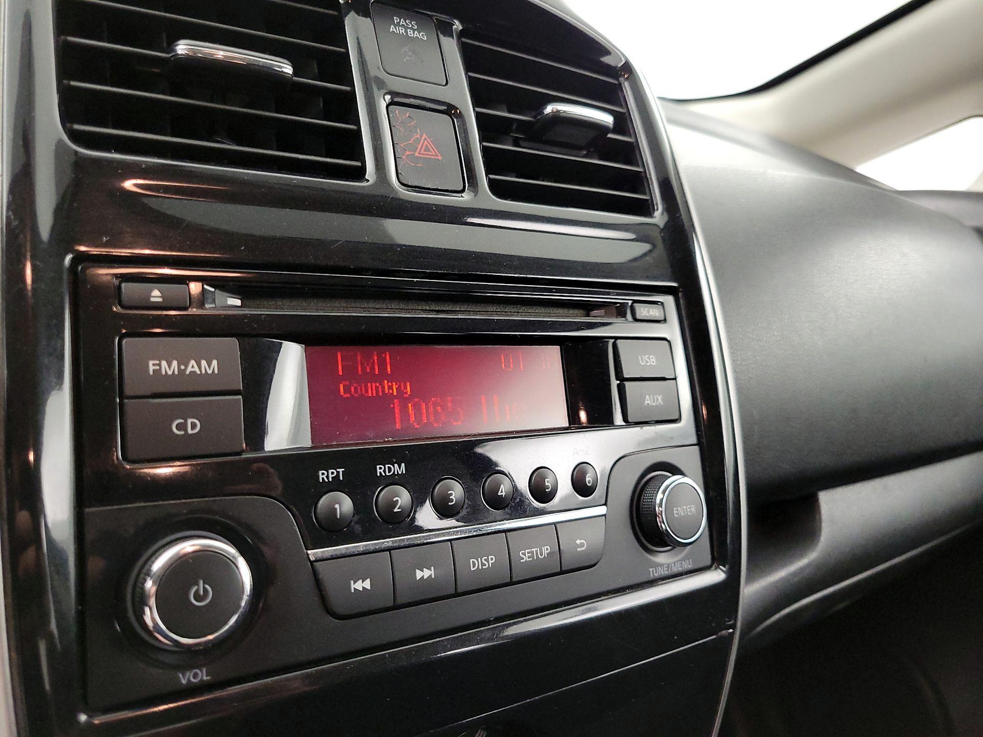 Thumbnail: 2015 Nissan Versa Note - 14