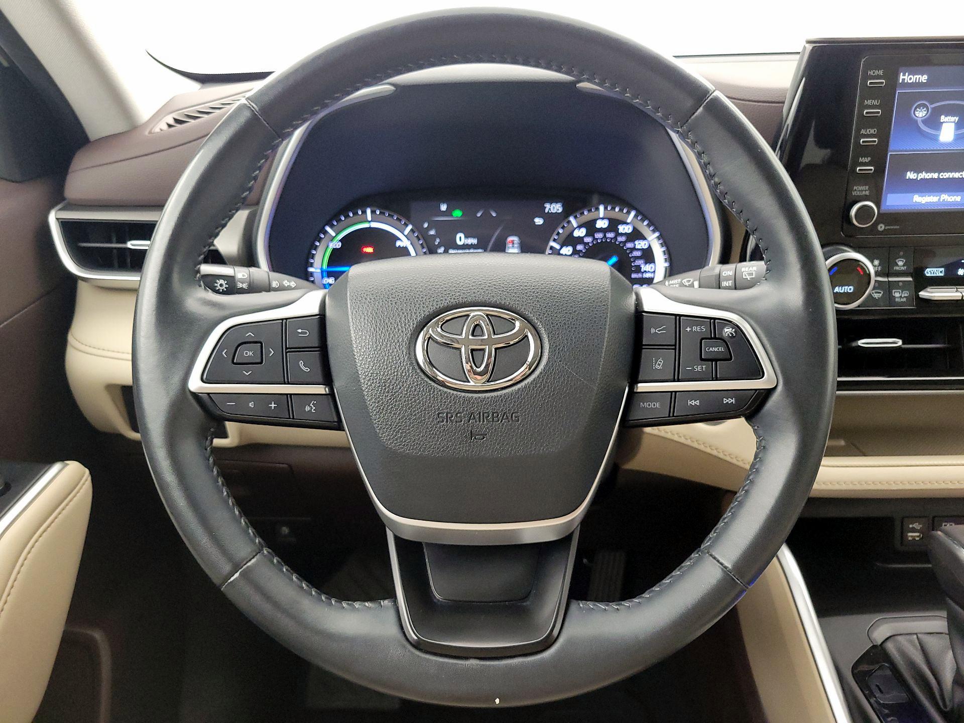 Thumbnail: 2022 Toyota Highlander - 10