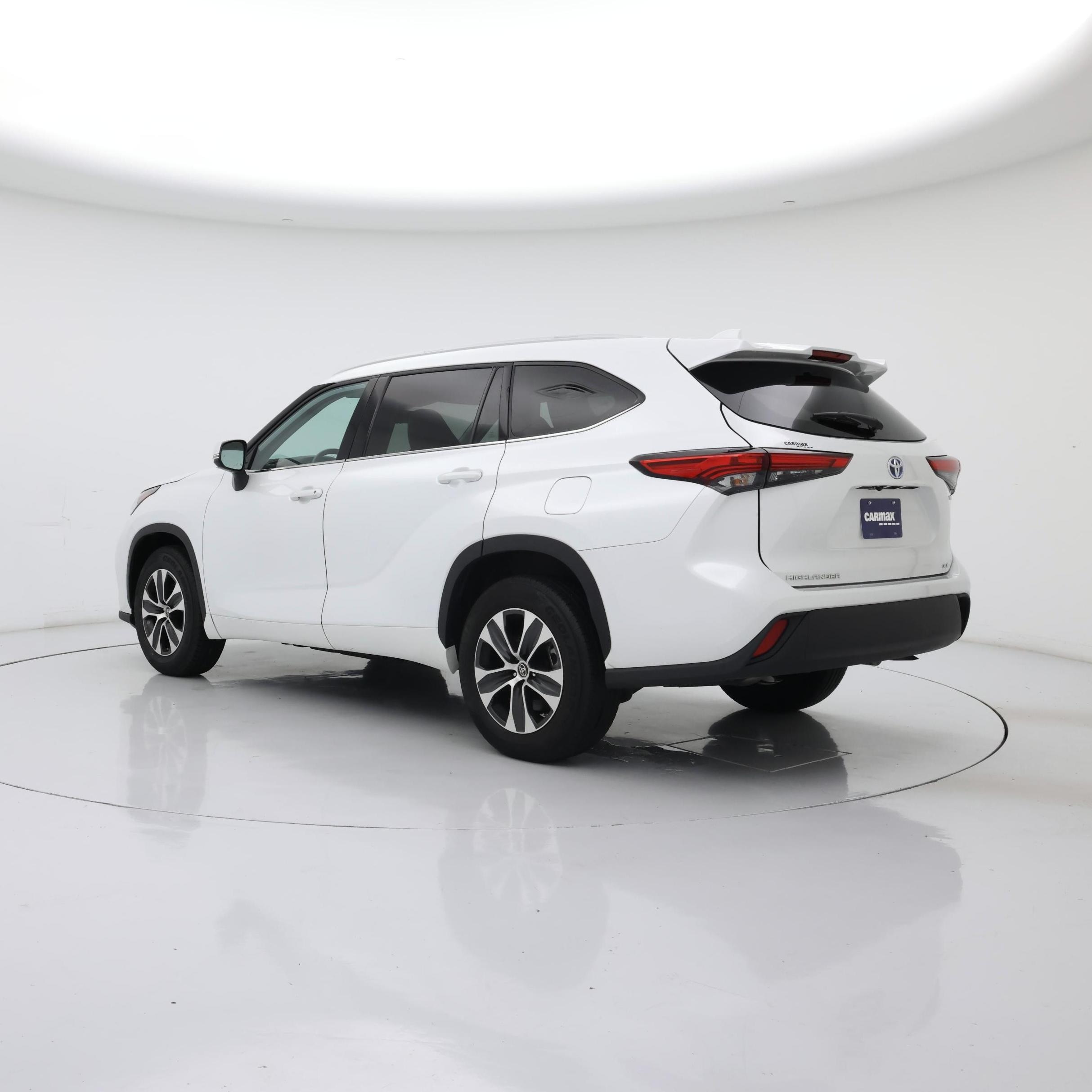 Thumbnail: 2022 Toyota Highlander - 2