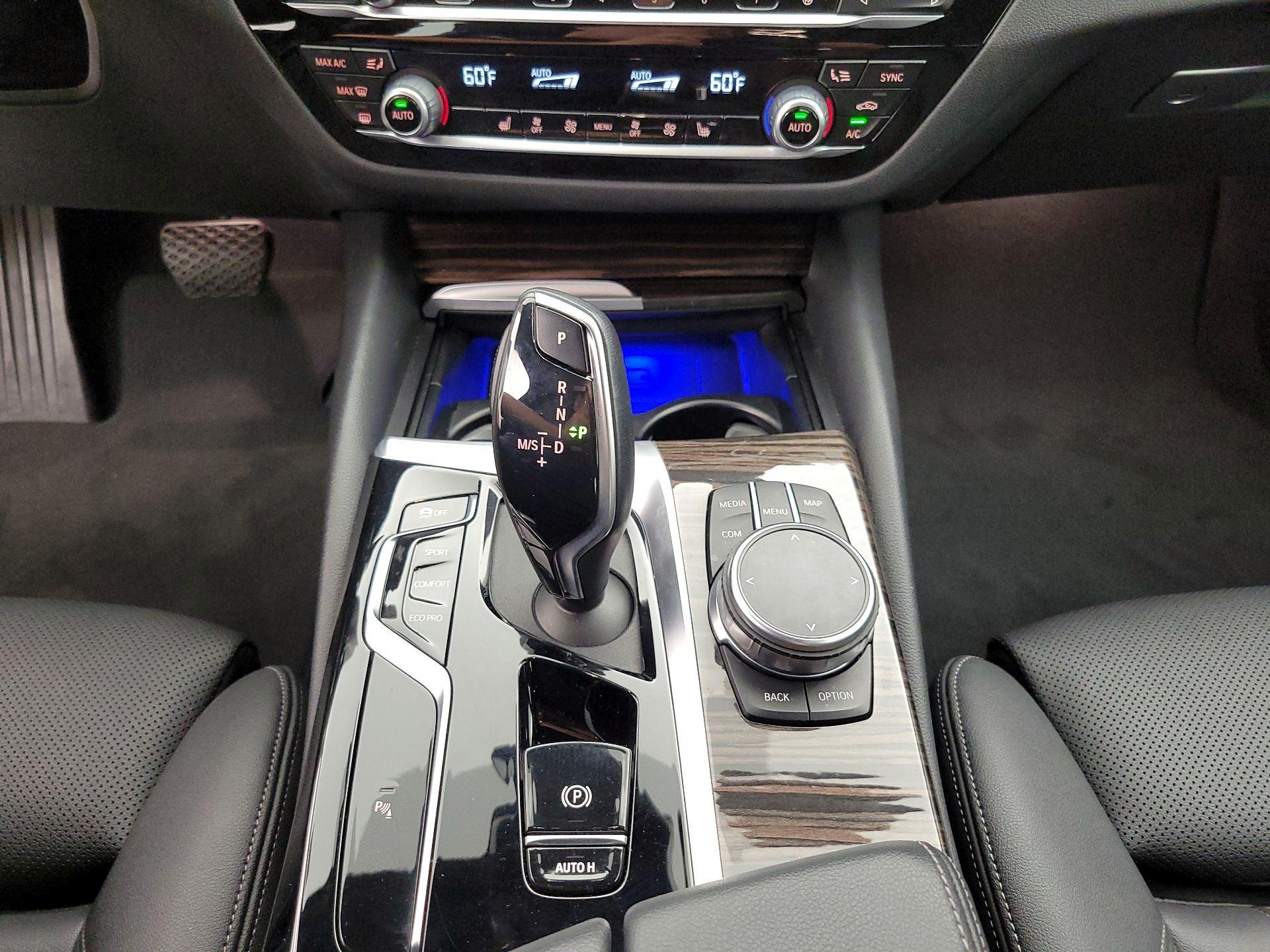 Thumbnail: 2023 BMW 5 Series - 18