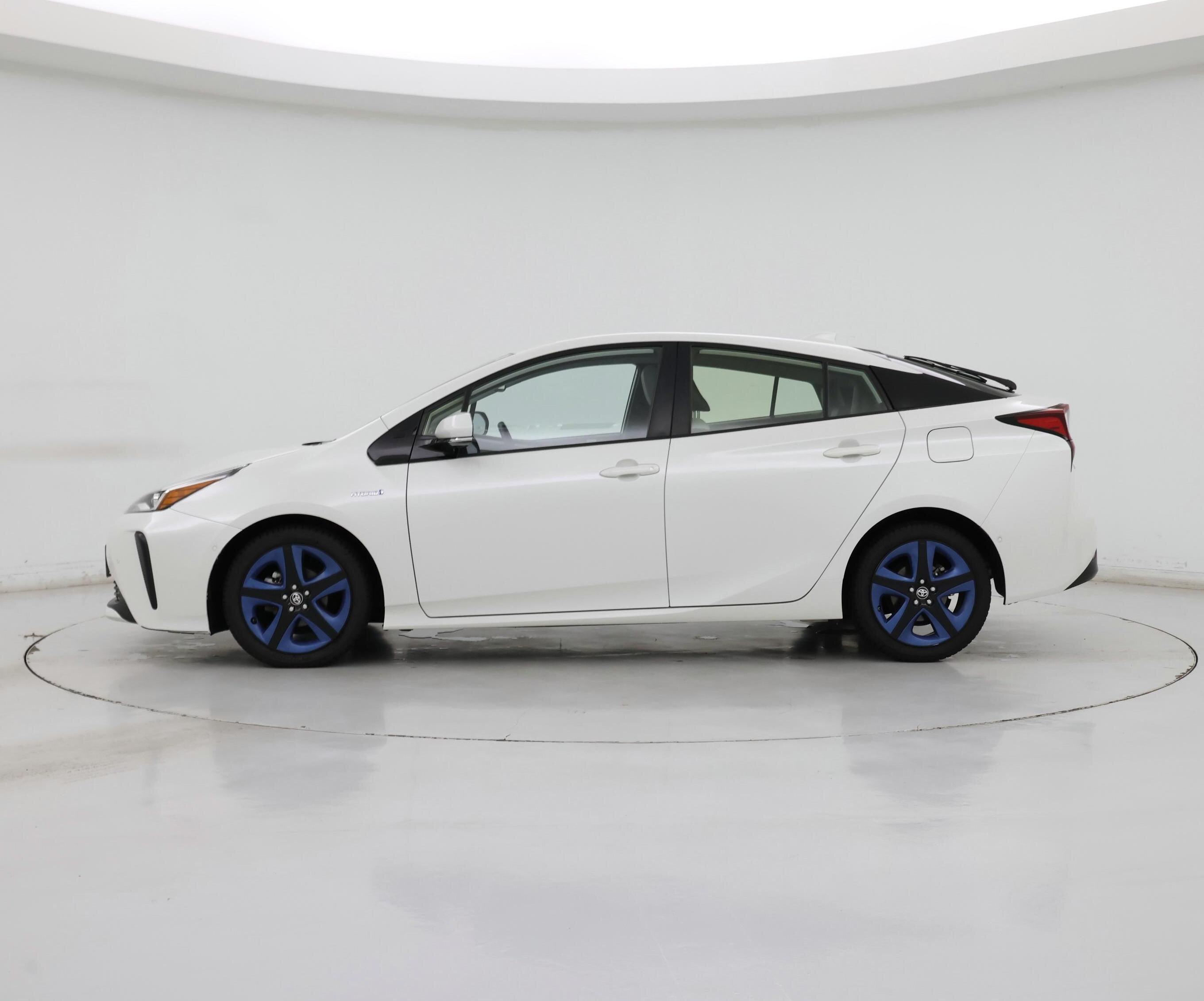 Thumbnail: 2020 Toyota Prius - 3