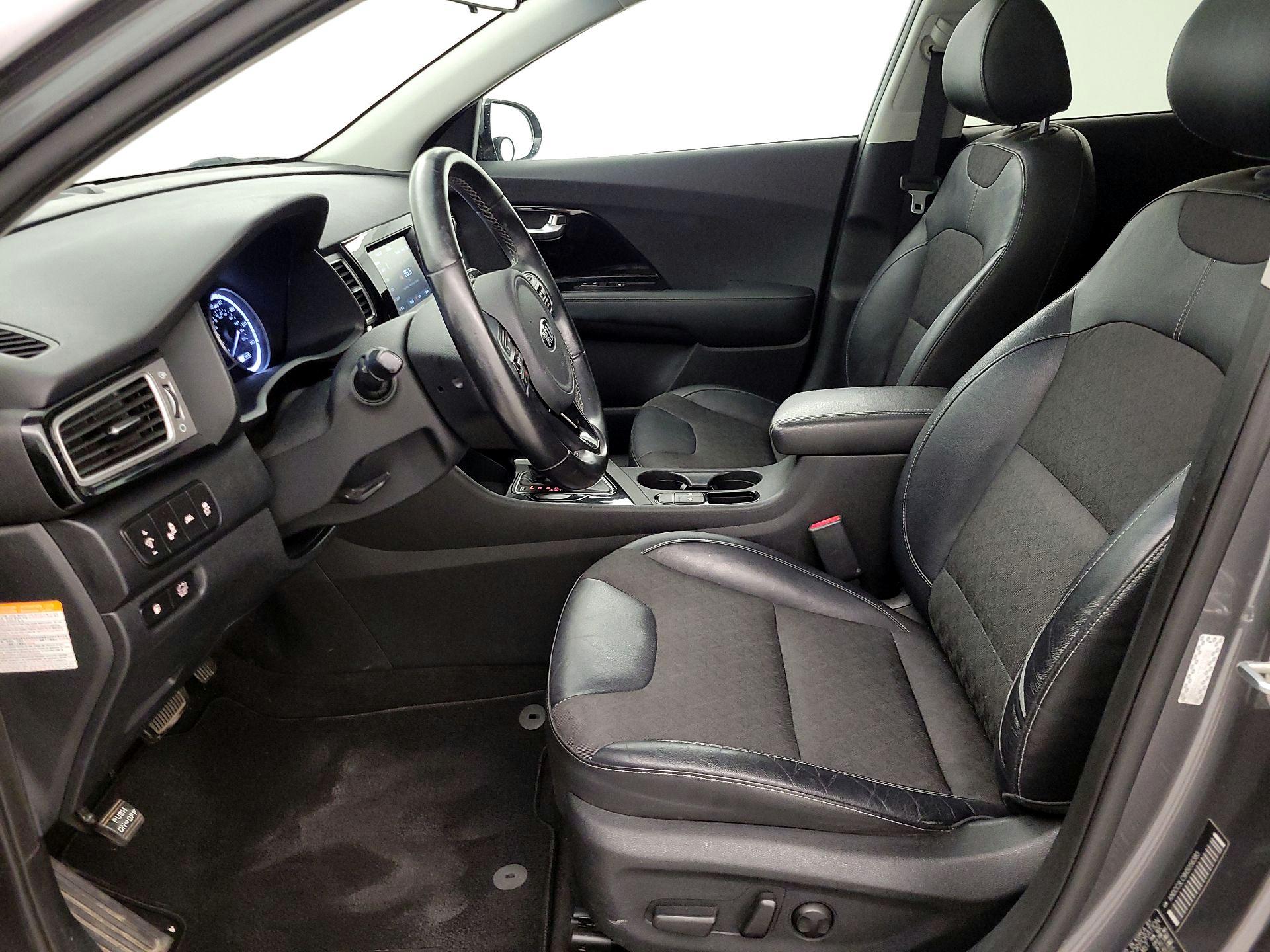 Thumbnail: 2017 Kia Niro - 11