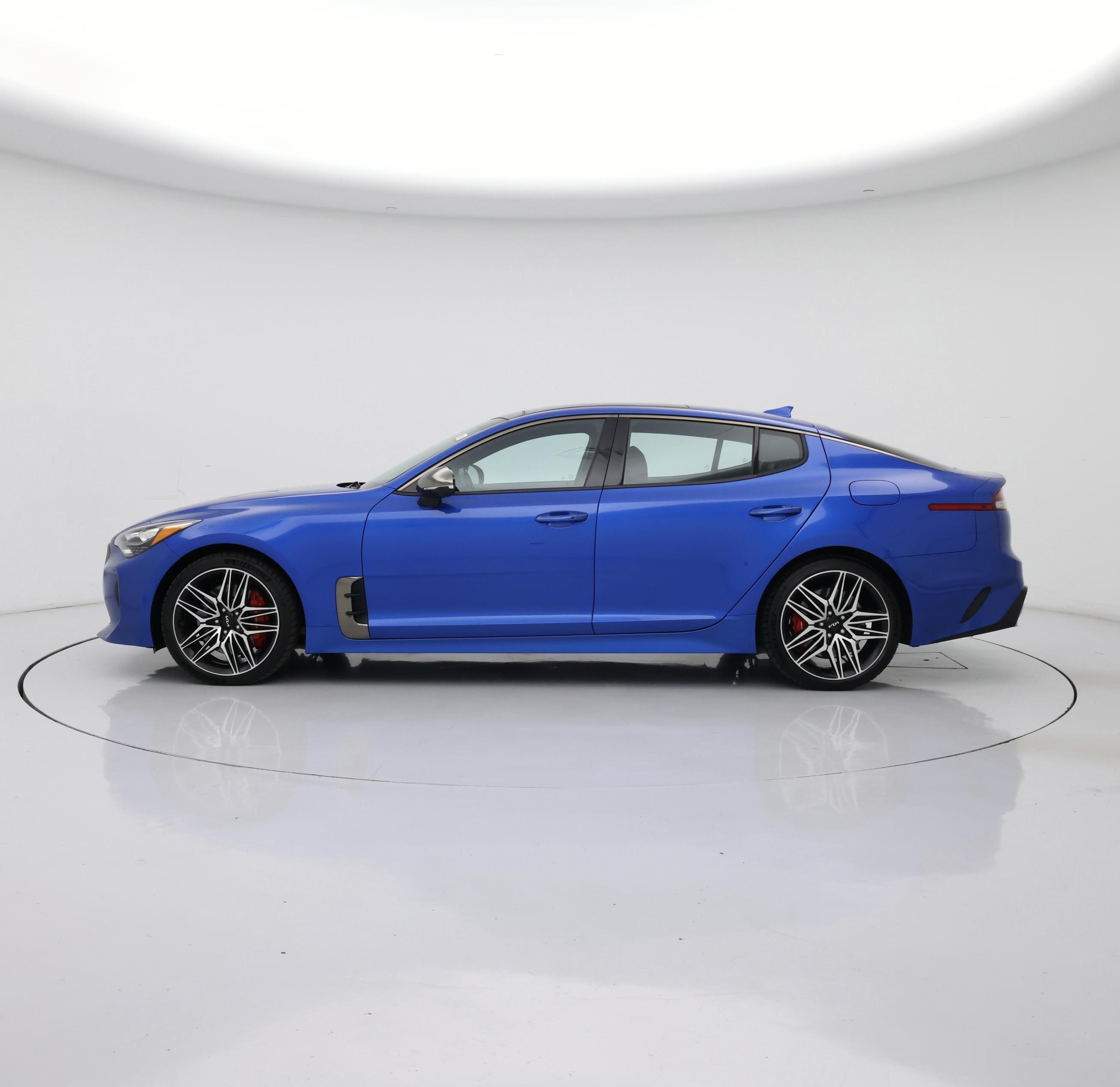 Thumbnail: 2022 Kia Stinger - 3