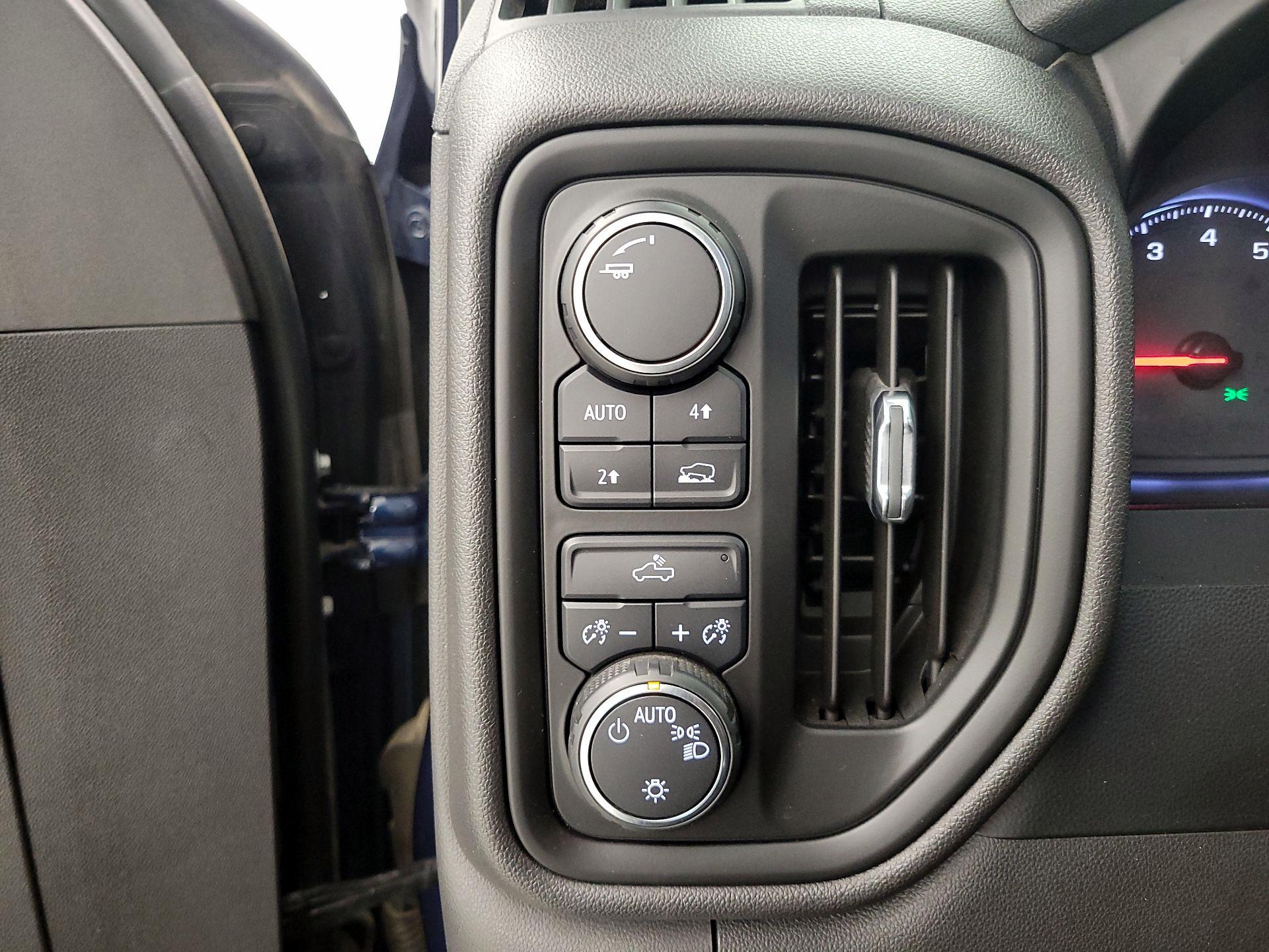 Thumbnail: 2019 Chevrolet Silverado 1500 - 13