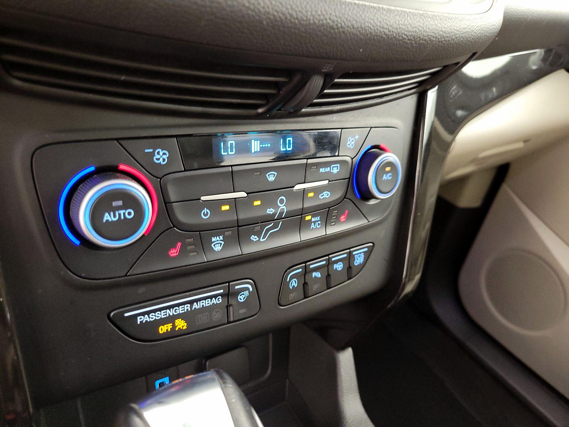 Thumbnail: 2019 Ford Escape - 17