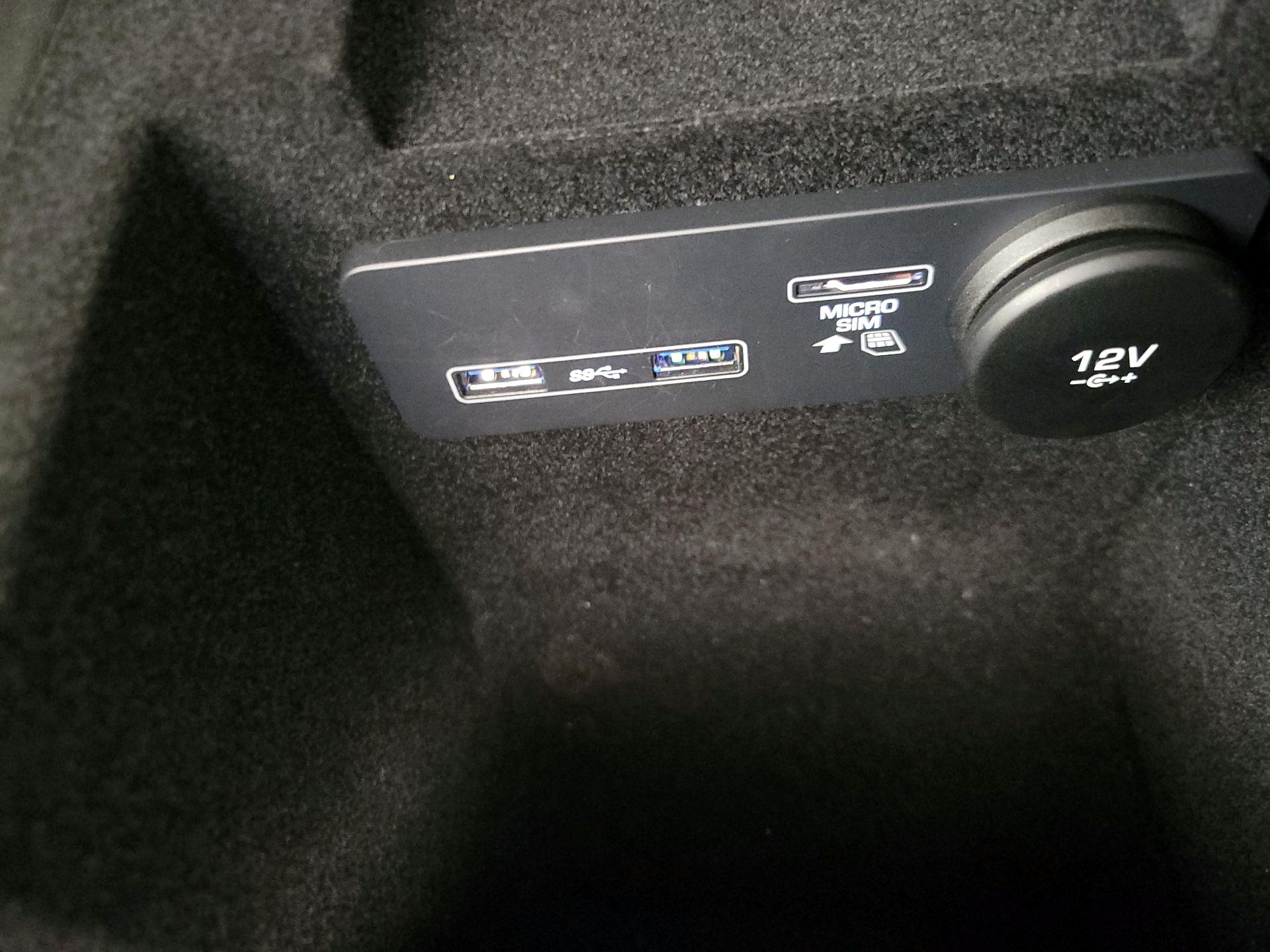Thumbnail: 2020 Jaguar XE - 18