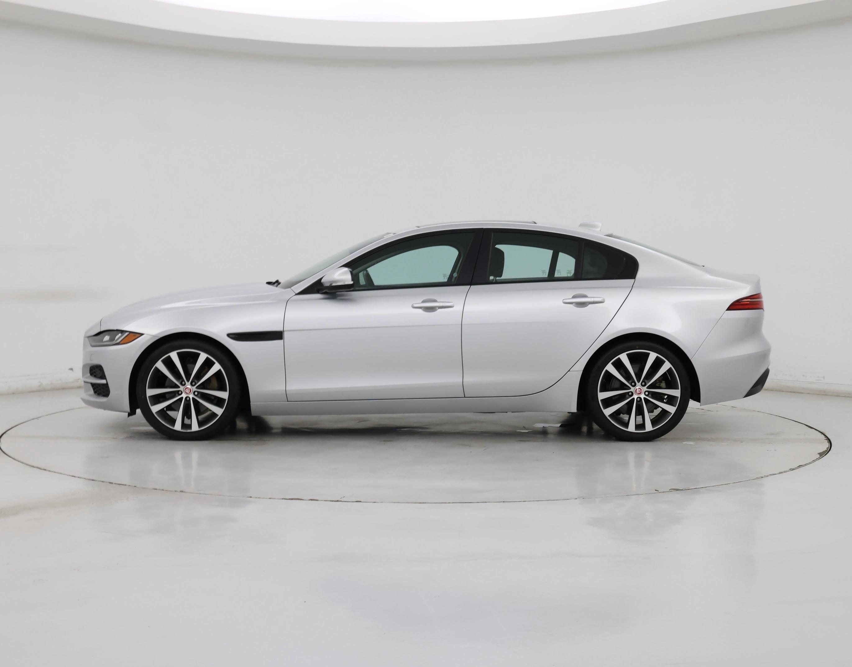 Thumbnail: 2020 Jaguar XE - 3
