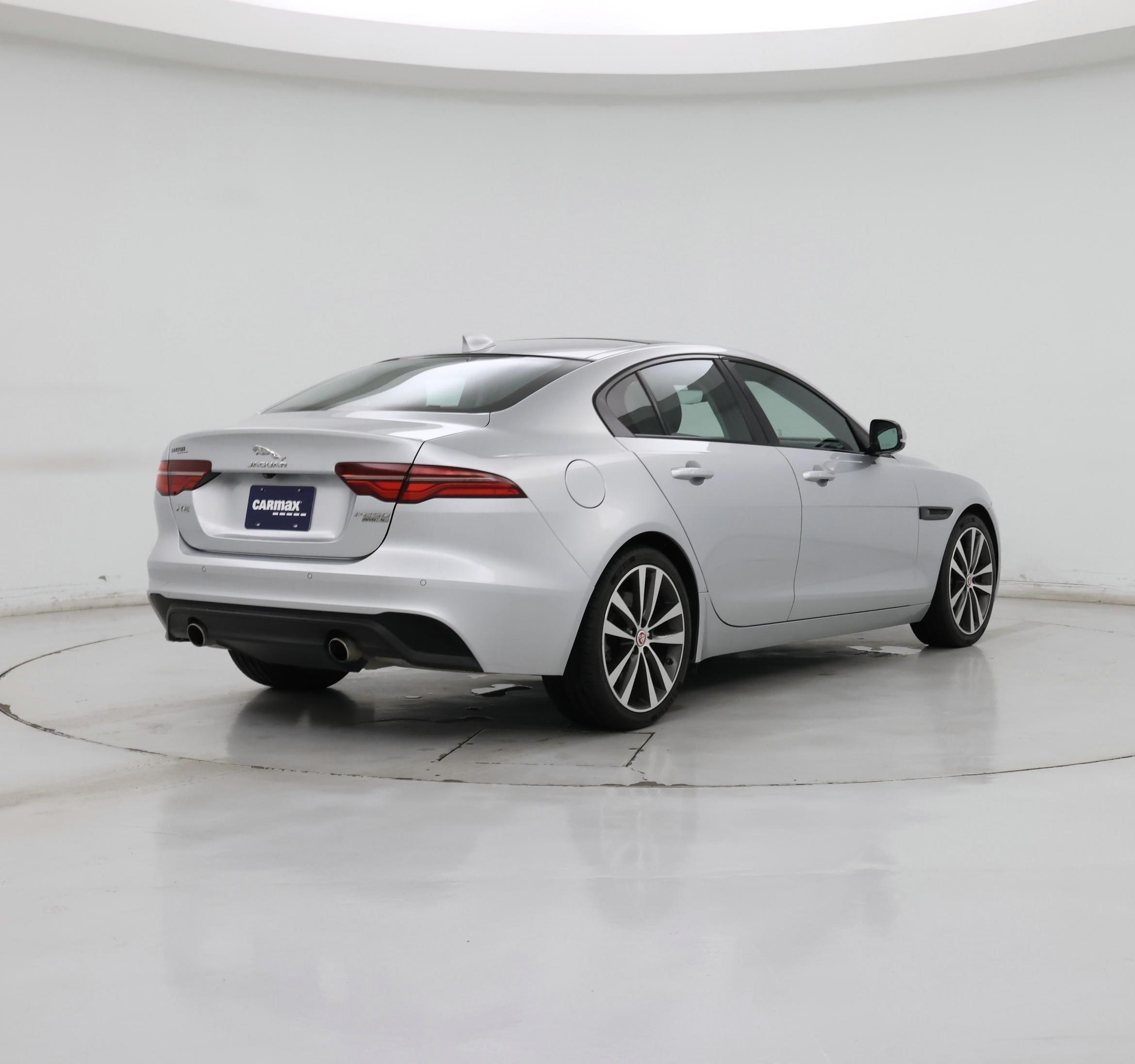 Thumbnail: 2020 Jaguar XE - 8