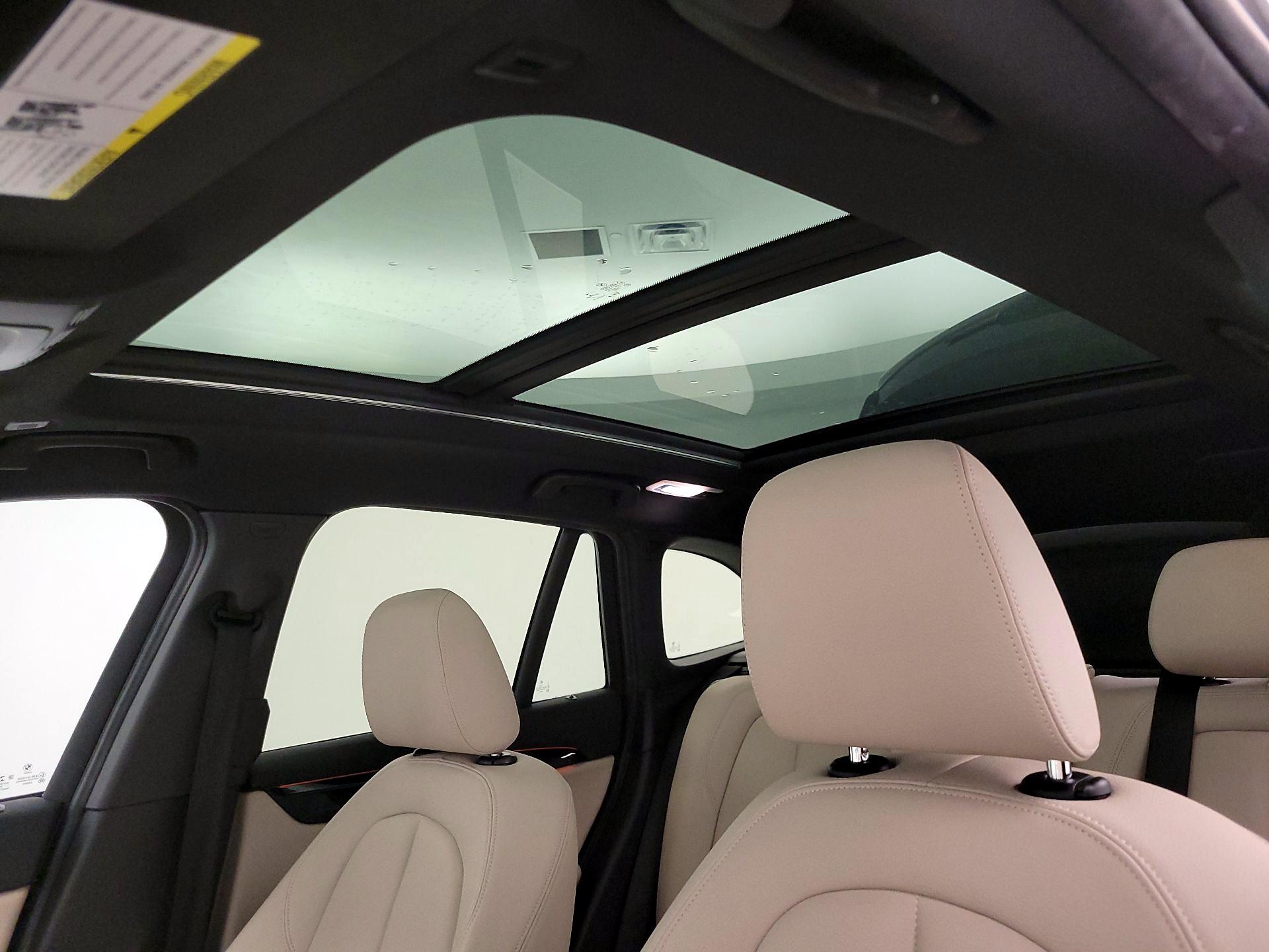 Thumbnail: 2018 BMW X1 - 18