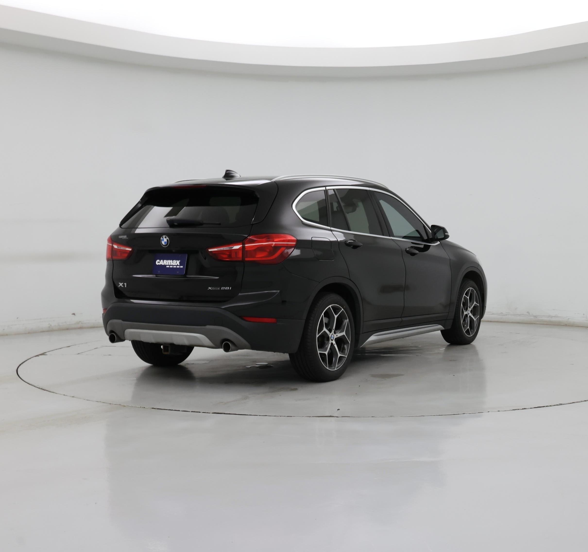 Thumbnail: 2018 BMW X1 - 8