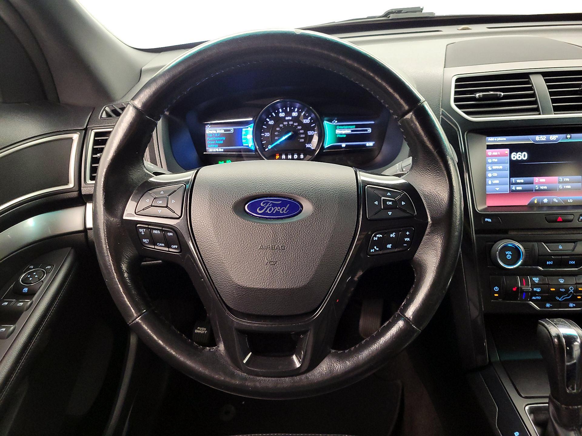 Thumbnail: 2016 Ford Explorer - 10