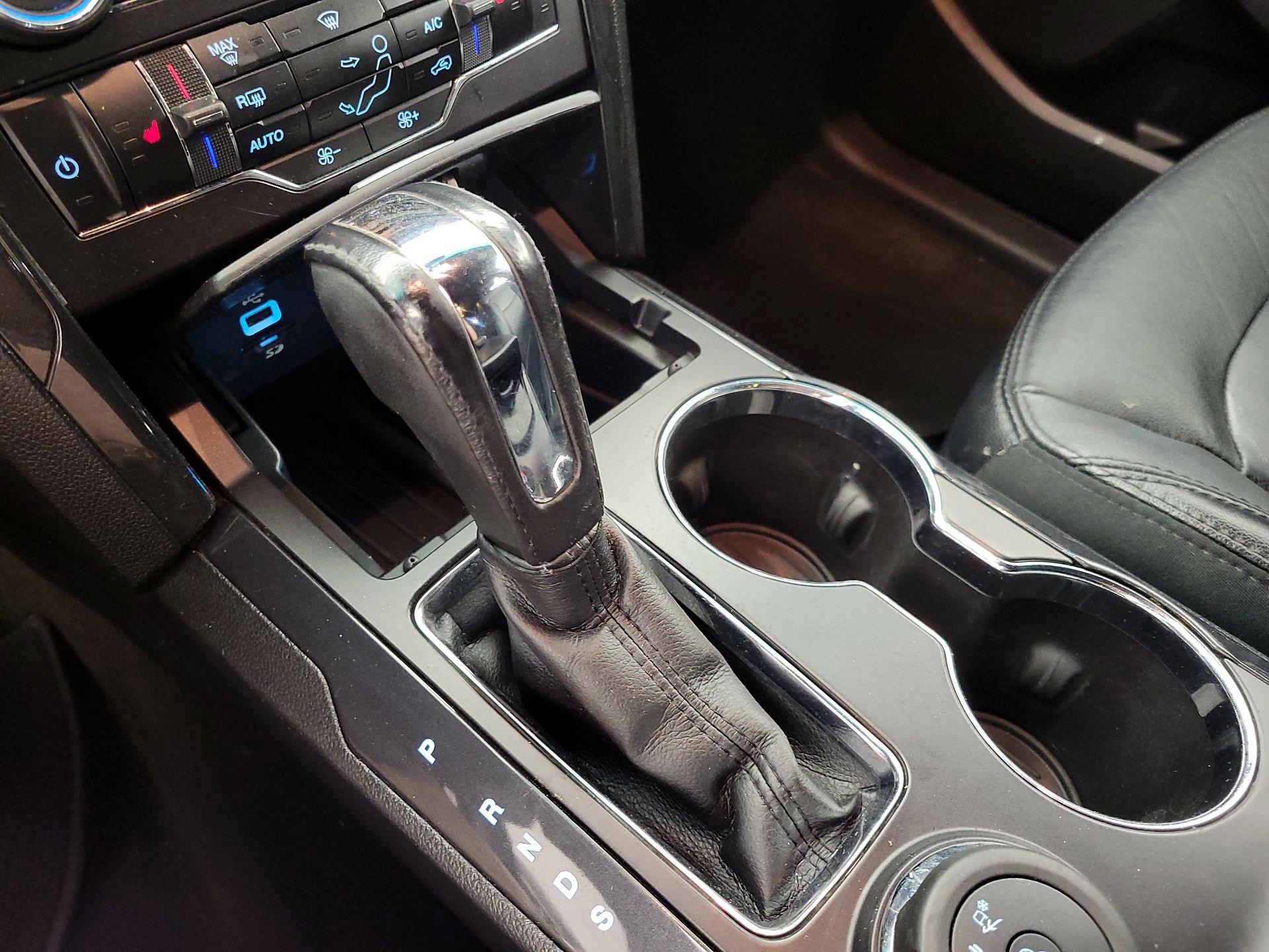Thumbnail: 2016 Ford Explorer - 17