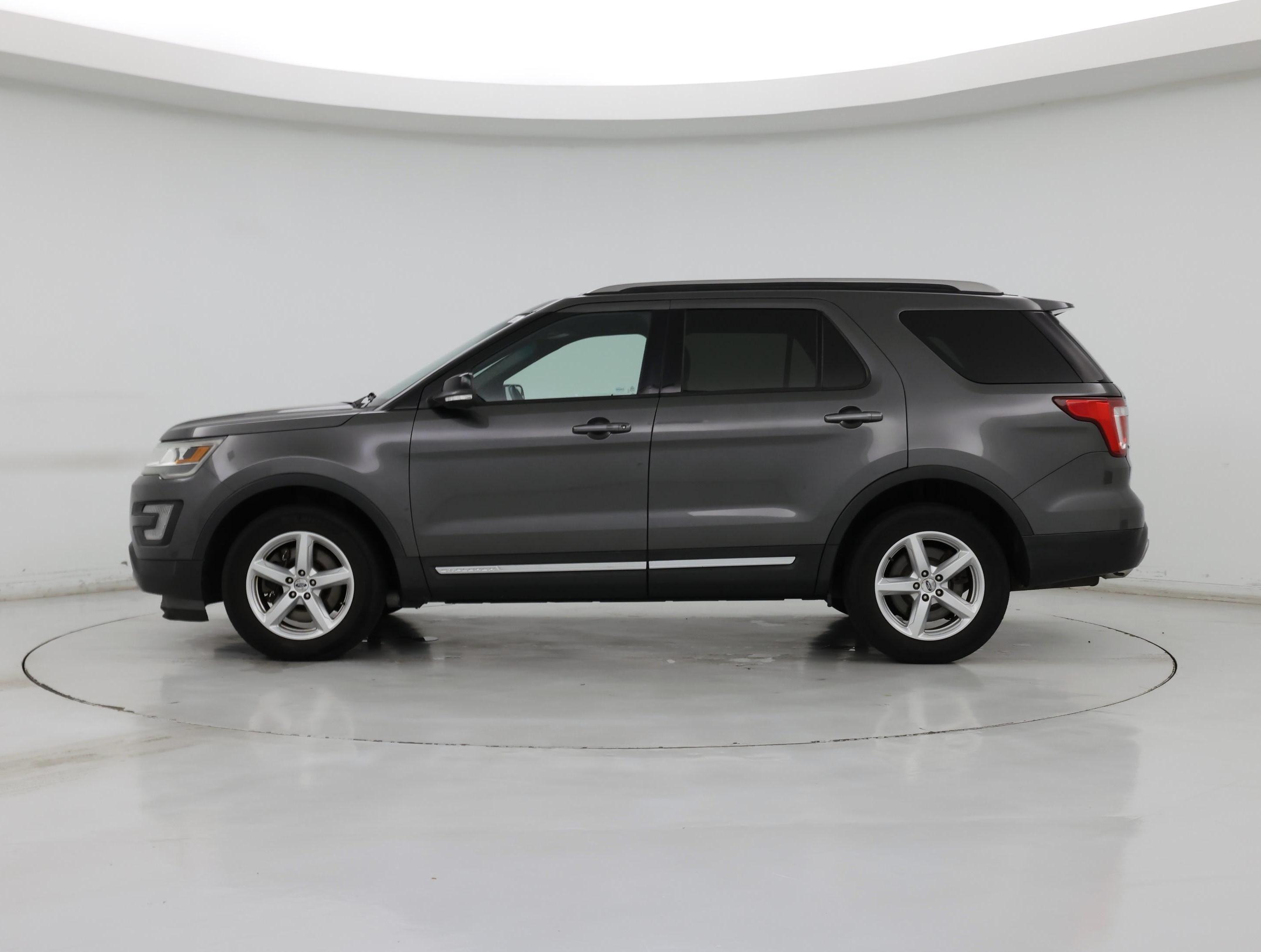 Thumbnail: 2016 Ford Explorer - 3