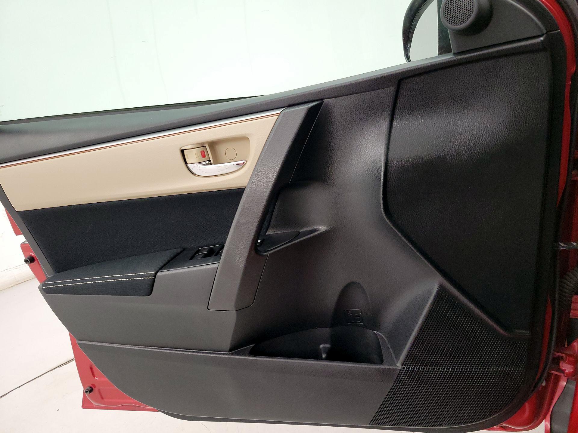 Thumbnail: 2015 Toyota Corolla - 12