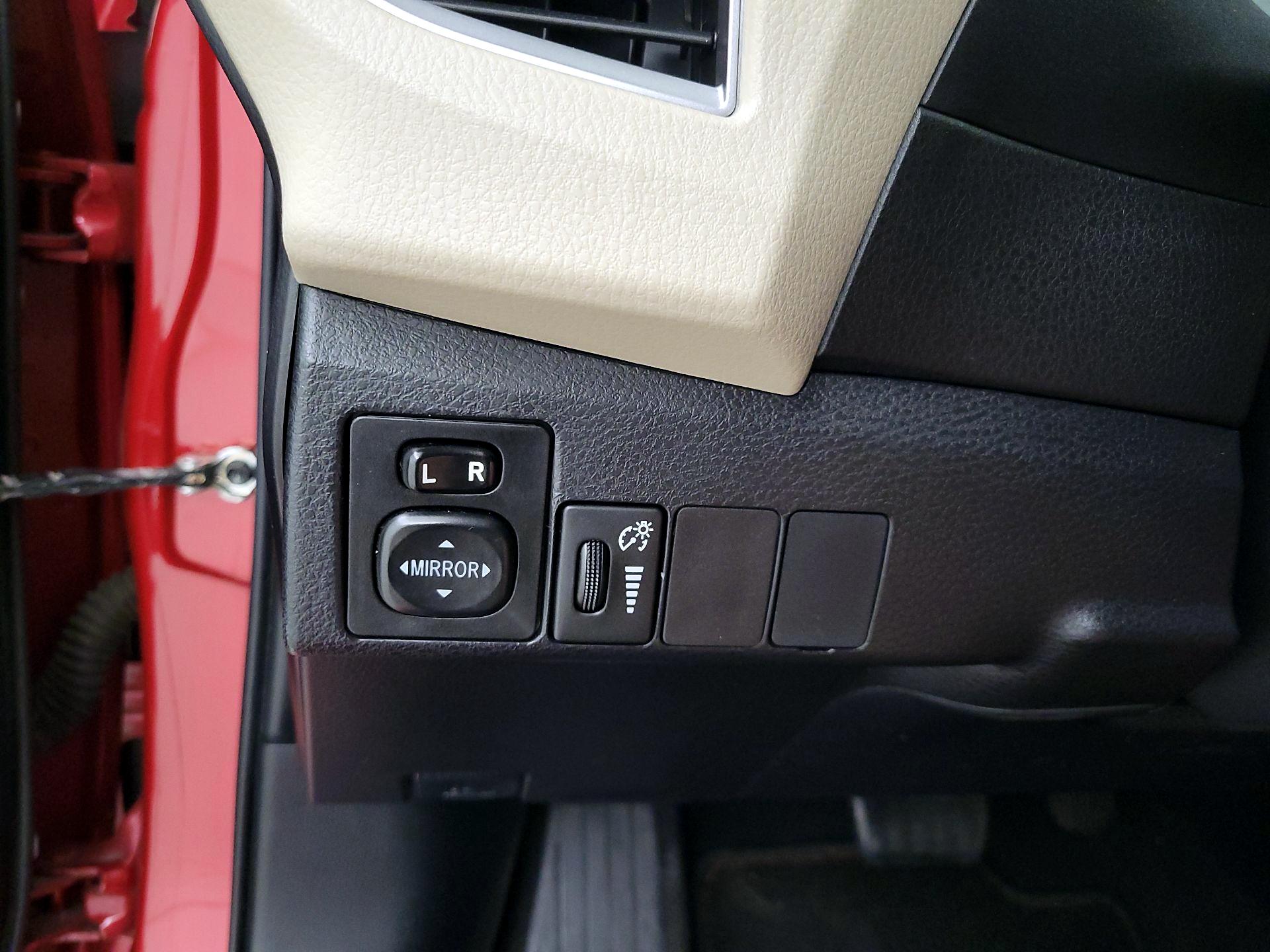 Thumbnail: 2015 Toyota Corolla - 13