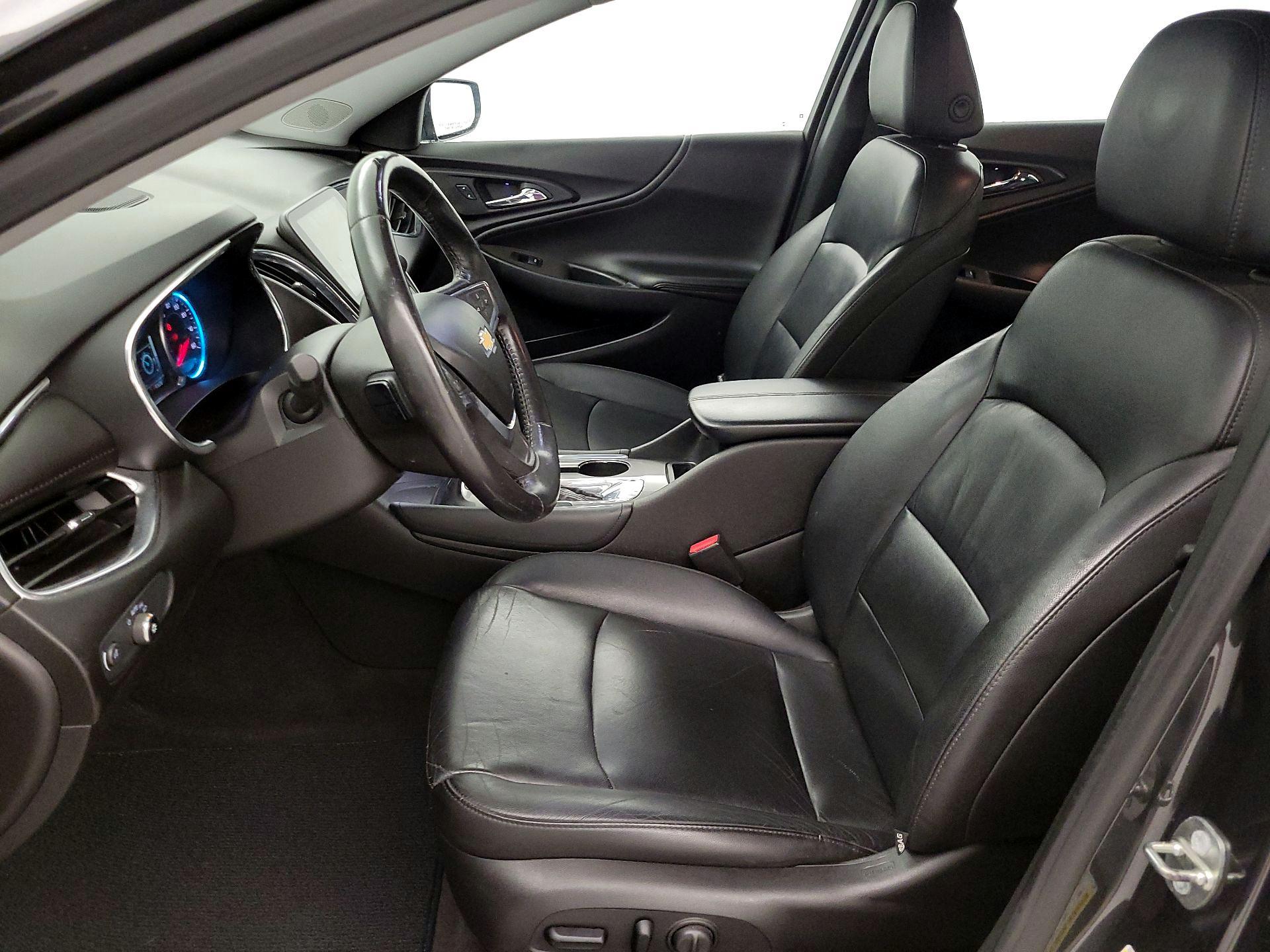 Thumbnail: 2016 Chevrolet Malibu - 11