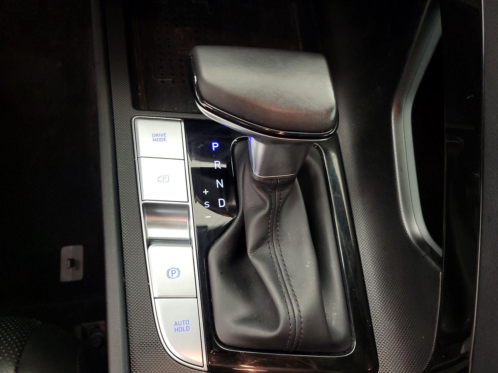 Thumbnail: 2023 Hyundai Elantra - 17