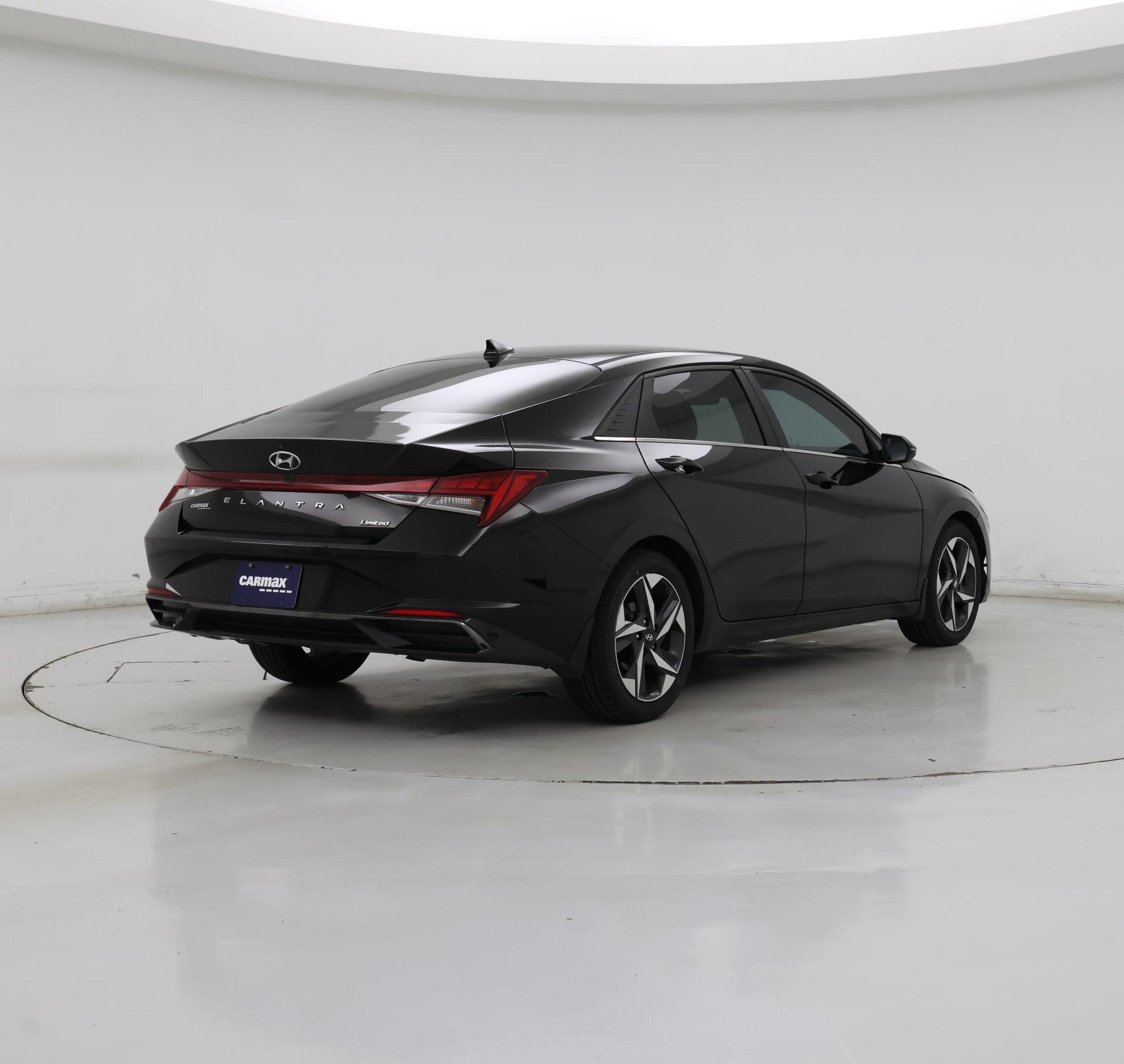 Thumbnail: 2023 Hyundai Elantra - 8