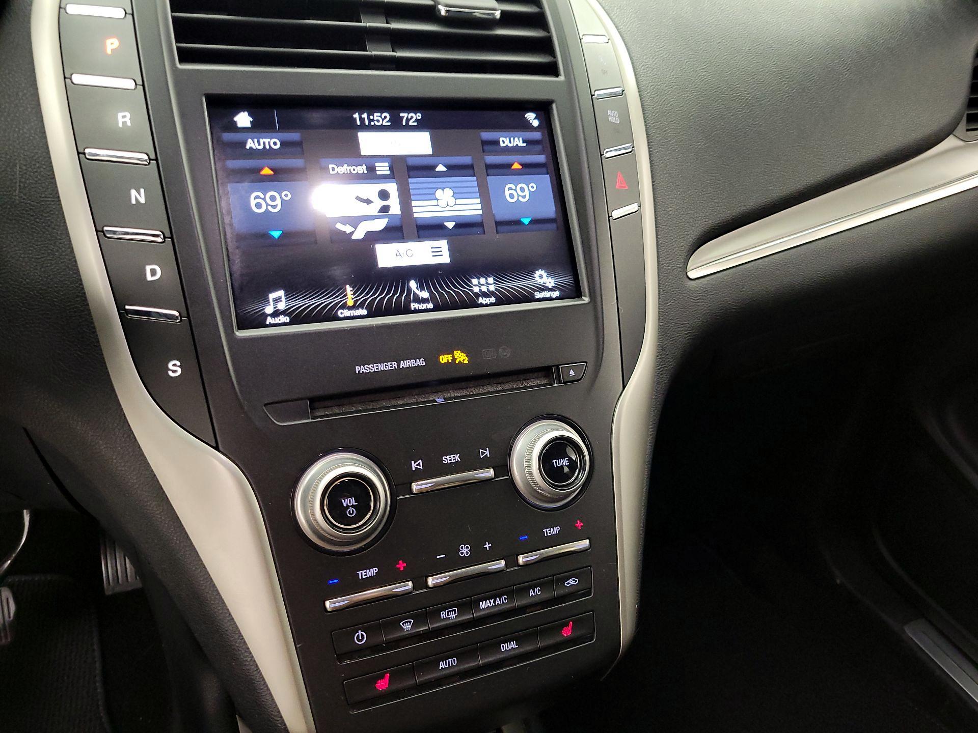 Thumbnail: 2017 Lincoln MKC - 16