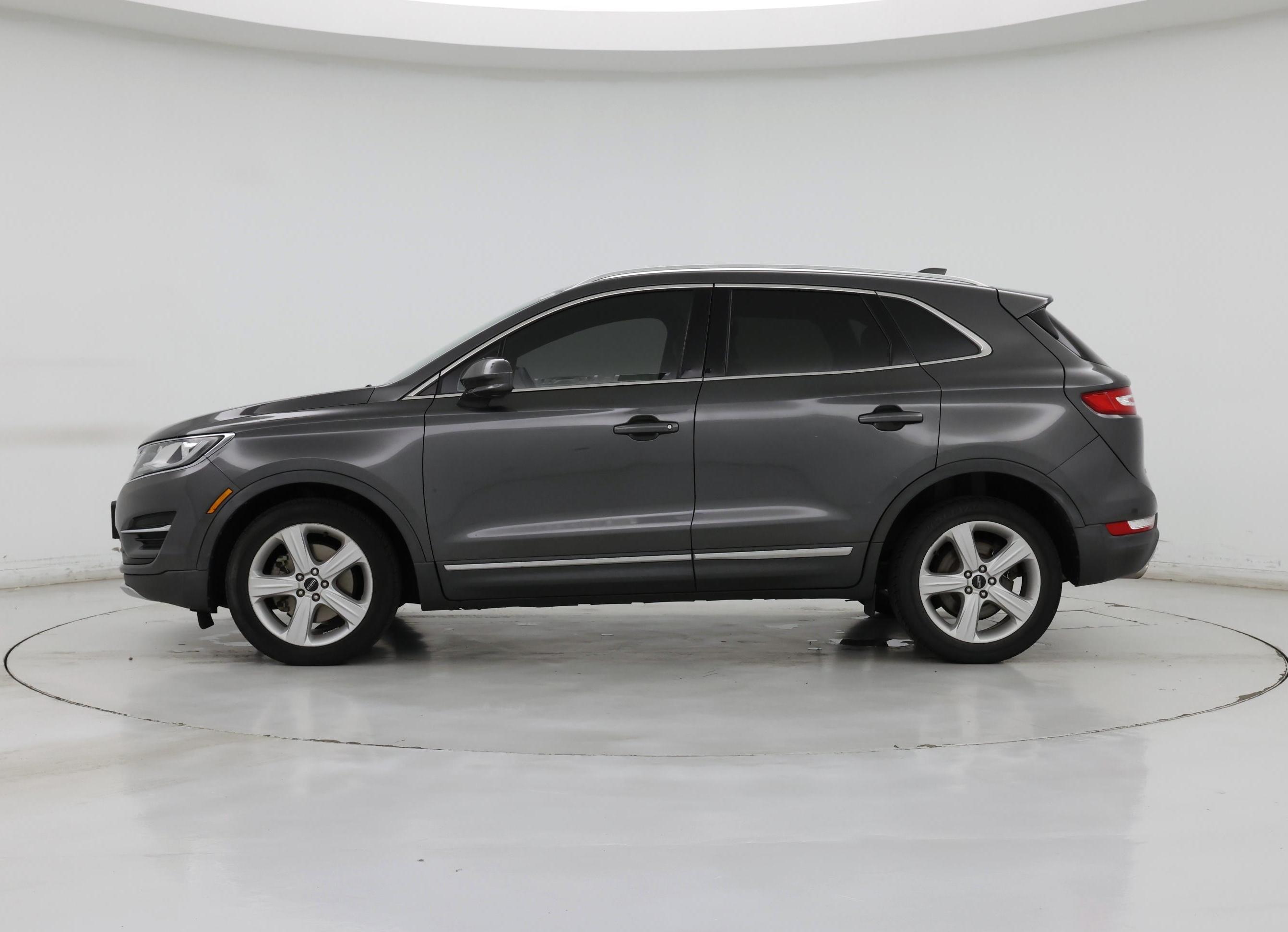 Thumbnail: 2017 Lincoln MKC - 3