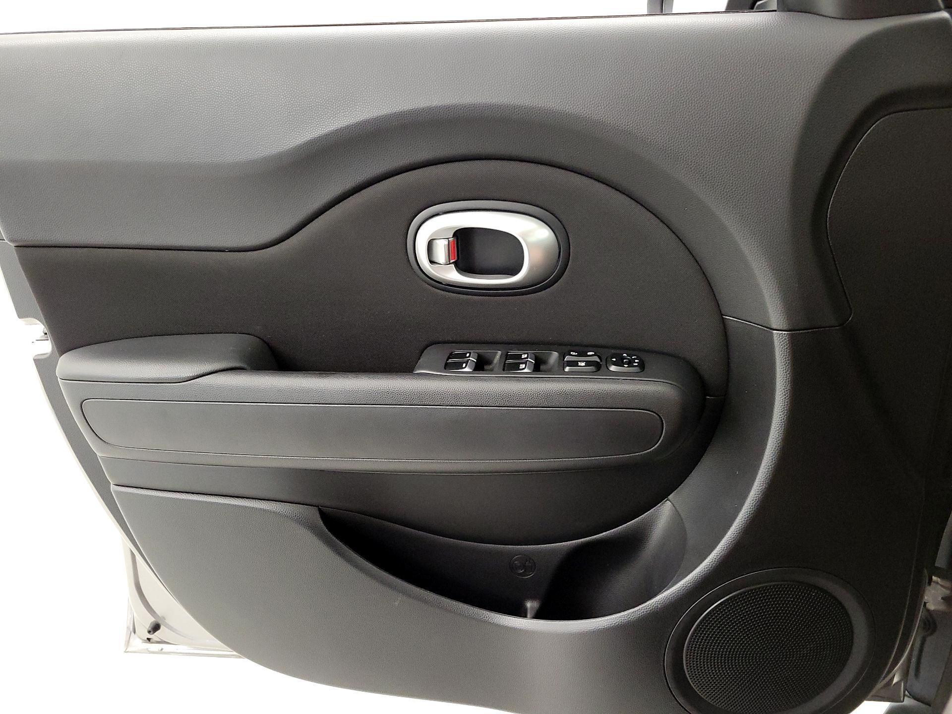 Thumbnail: 2018 Kia Soul - 12
