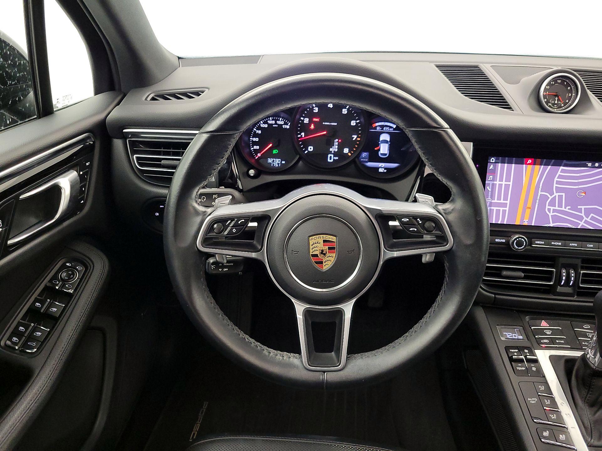 Thumbnail: 2020 Porsche Macan - 10