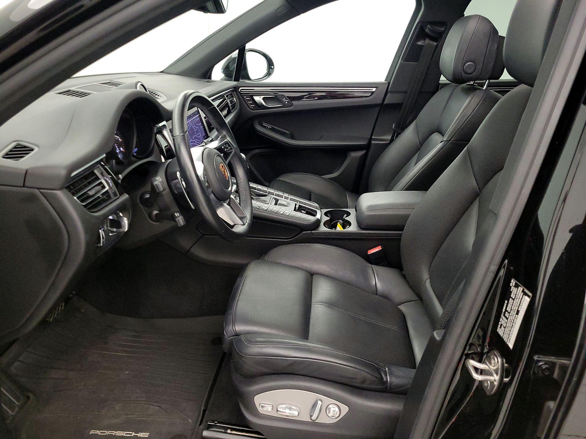 Thumbnail: 2020 Porsche Macan - 11