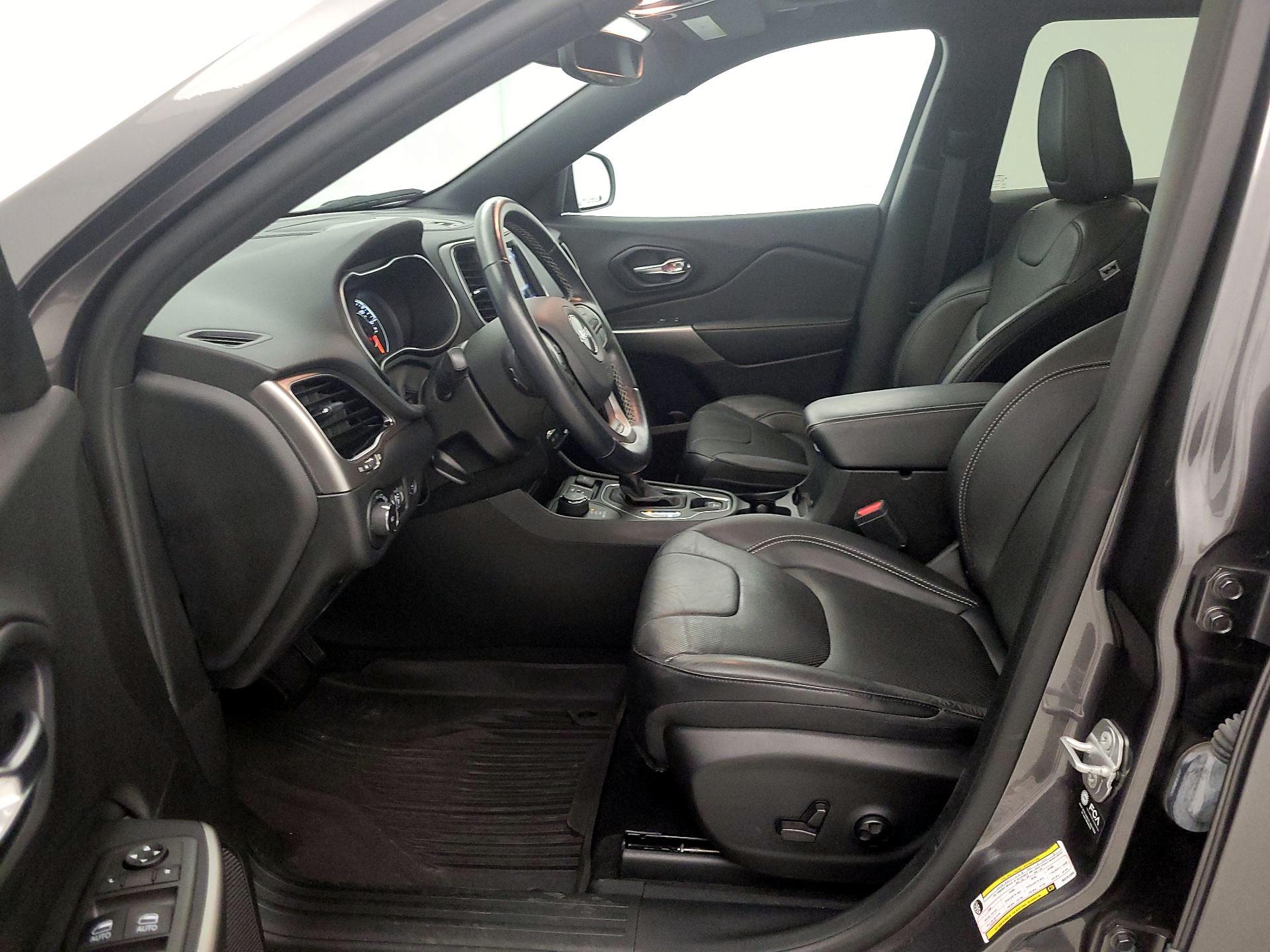 Thumbnail: 2021 Jeep Cherokee - 11