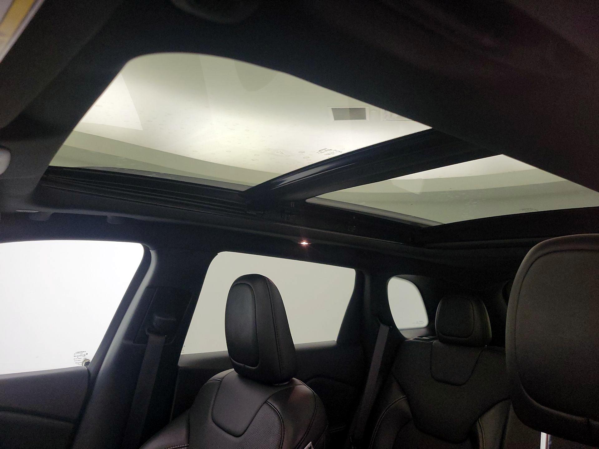 Thumbnail: 2021 Jeep Cherokee - 19