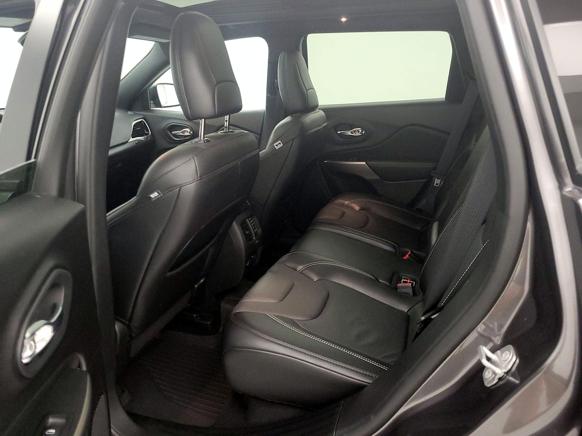 Thumbnail: 2021 Jeep Cherokee - 20