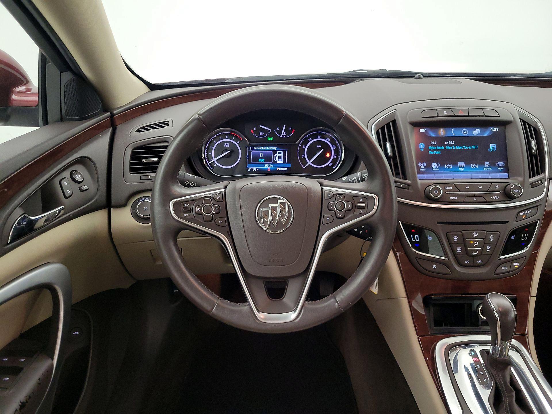 Thumbnail: 2017 Buick Regal - 10