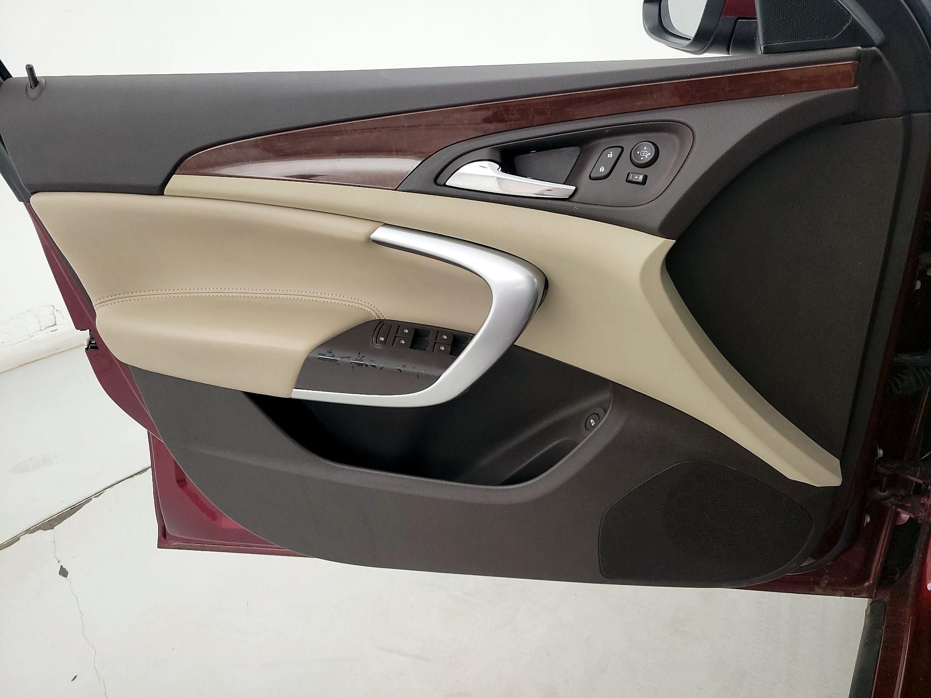 Thumbnail: 2017 Buick Regal - 12